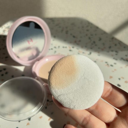 つーちゃん on LIPS 「見た目も可愛い💕持ち運びもできるパウダー🌷@hince_off..」(4枚目)