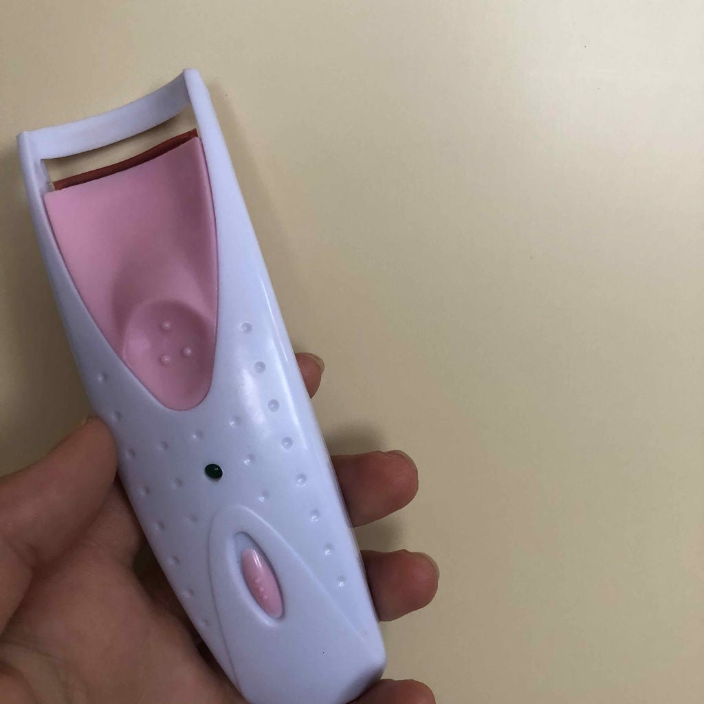 ゆ on LIPS 「✩.*˚初投稿✩.*˚ダイソーに売っている「ホットビューラー」..」(2枚目)