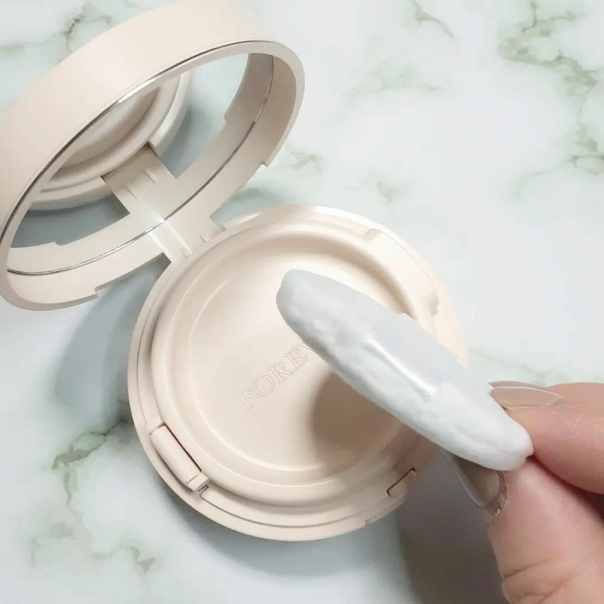 ディオールスキン フォーエヴァー クッション パウダー/Dior/ルースパウダーを使ったクチコミ(2枚目)