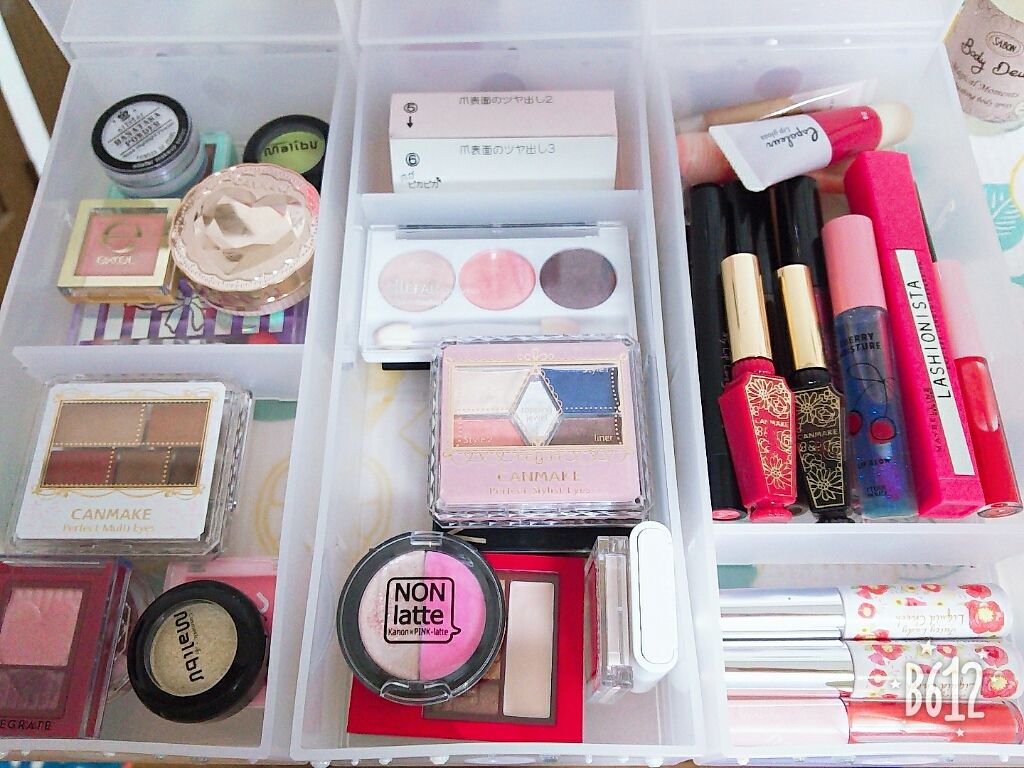 使いません on LIPS 「✨🌠コスメ収納紹介🌠✨下の6つ引き出しがあるケースは無印良品で..」(3枚目)