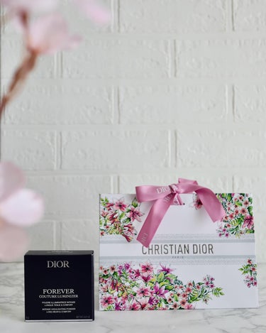 ＼ 春が来た! Dior ハイライト🌸

Dior(ディオール)
スキンフォーエヴァークチュールルミナイザー　
02ピンクグロウ

噂通り、発色が良過ぎて
不器用な私は最初加減の練習が必要だったけど
上