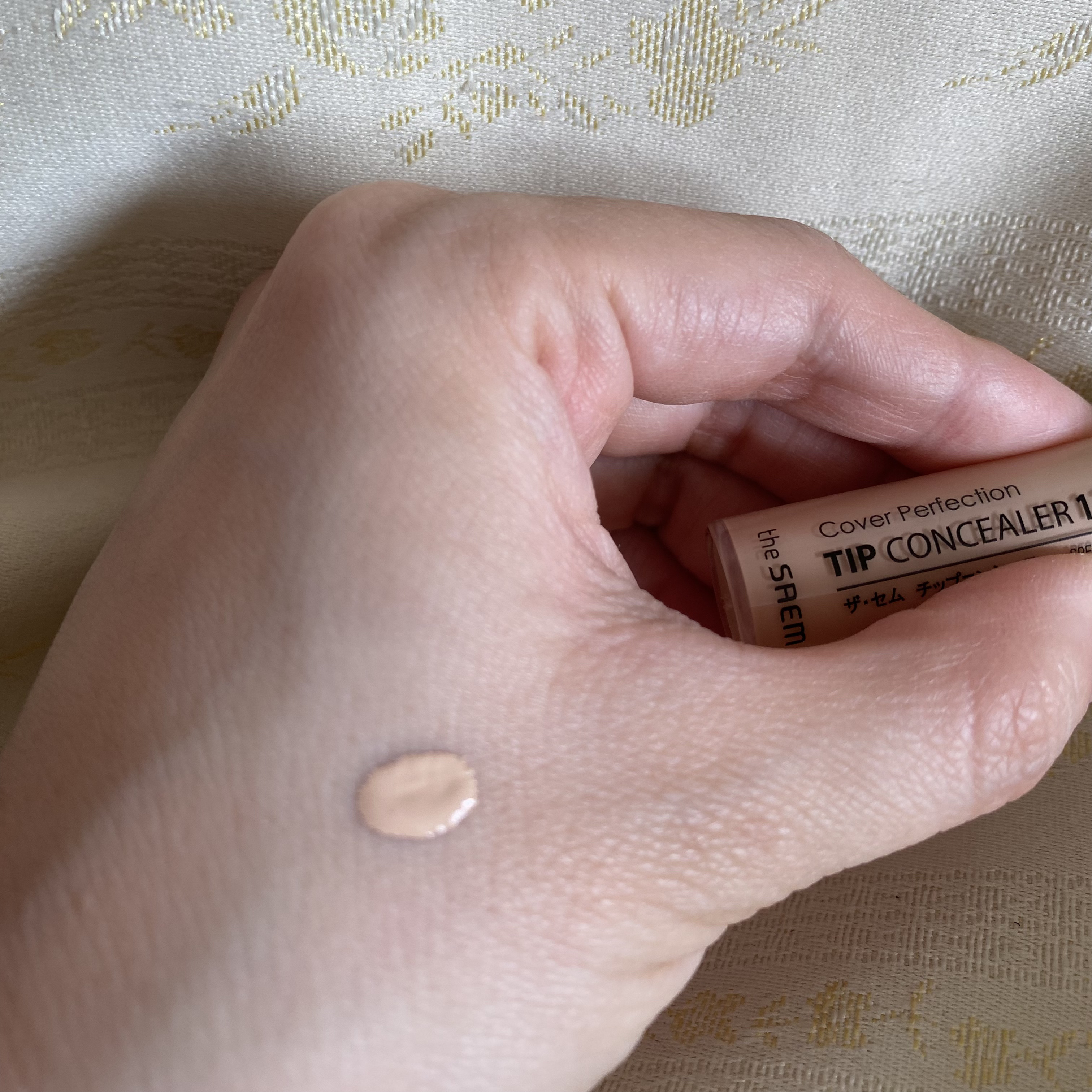 カバーパーフェクション チップコンシーラー/the SAEM/リキッドコンシーラーを使ったクチコミ（2枚目）