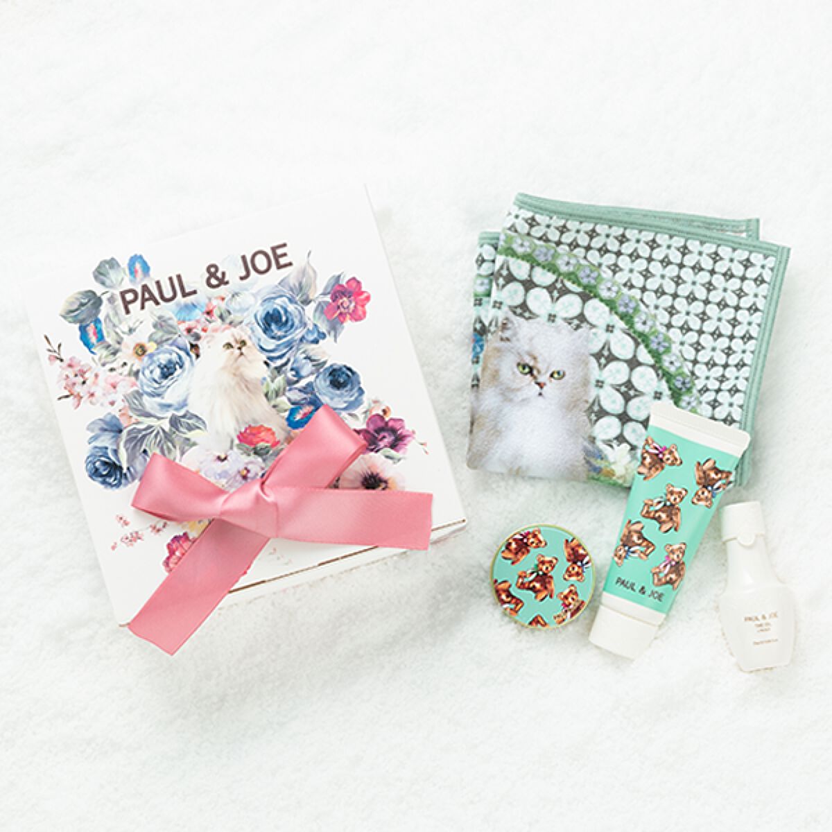 リップスティック トリートメント/PAUL & JOE BEAUTE/リップケアを使ったクチコミ（1枚目）