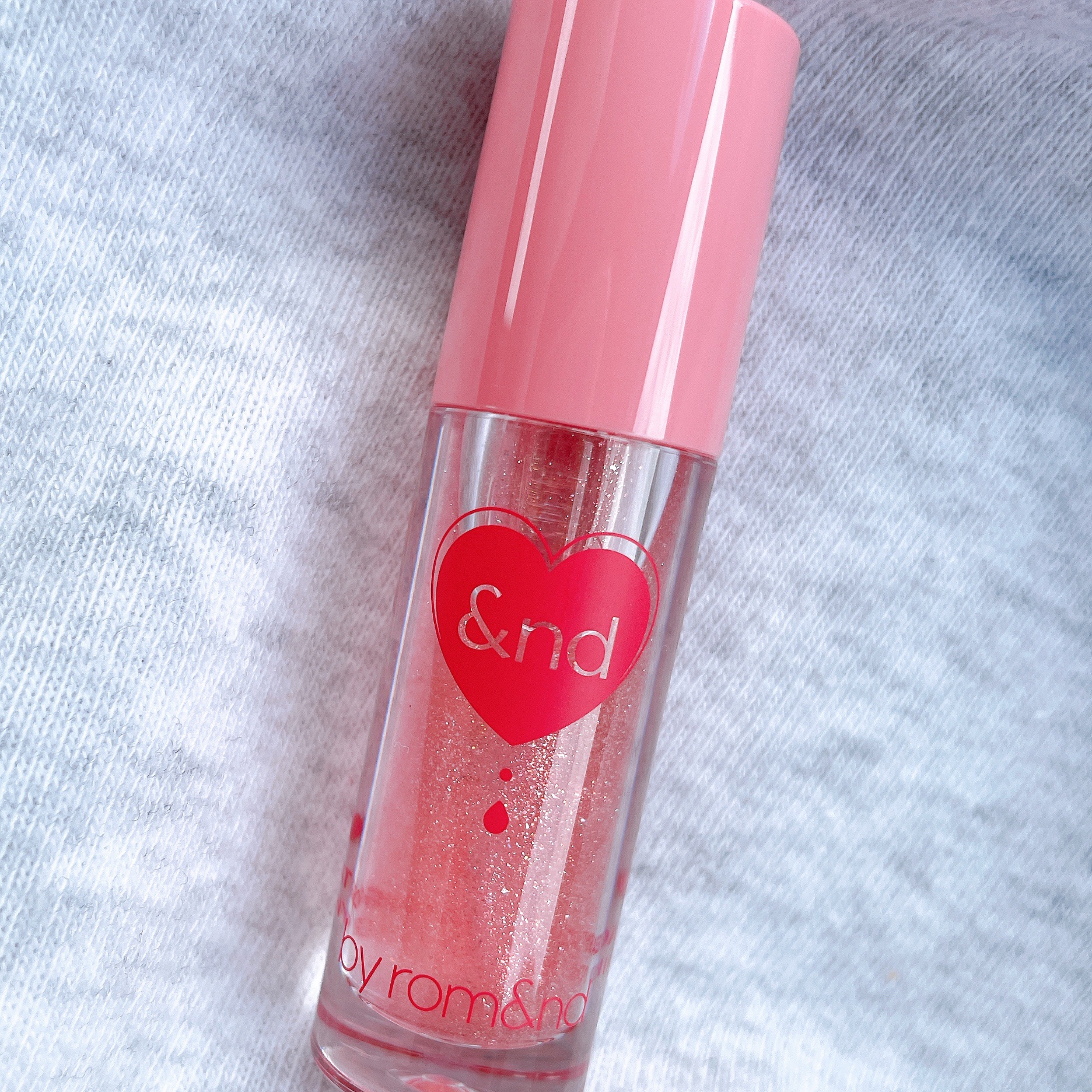 アンドバイロムアンド　グラッシーボムティント/&nd by rom&nd/リップティントを使ったクチコミ（2枚目）