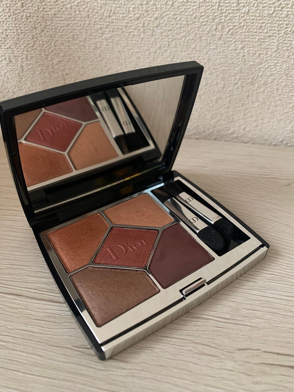 nanao on LIPS 「Diorサンククルールクチュール689ミッツァ最近SNSでアイ..」(1枚目)