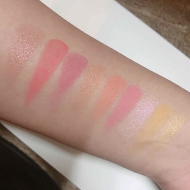 UR GLAM　BLOOMING EYE COLOR PALETTE/U R GLAM/パウダーアイシャドウを使ったクチコミ（3枚目）