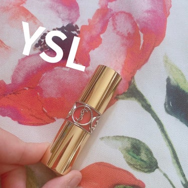 YVES SAINT LAURENT BEAUTEルージュ ヴォリュプテ シャイン💄
塗り心地もちょー良き💙💚💛💜❤💗💖
マジでかわいい🥰🤟
デザインもオシャレだし最高なアイテム🥰 #ポーチの必需品  