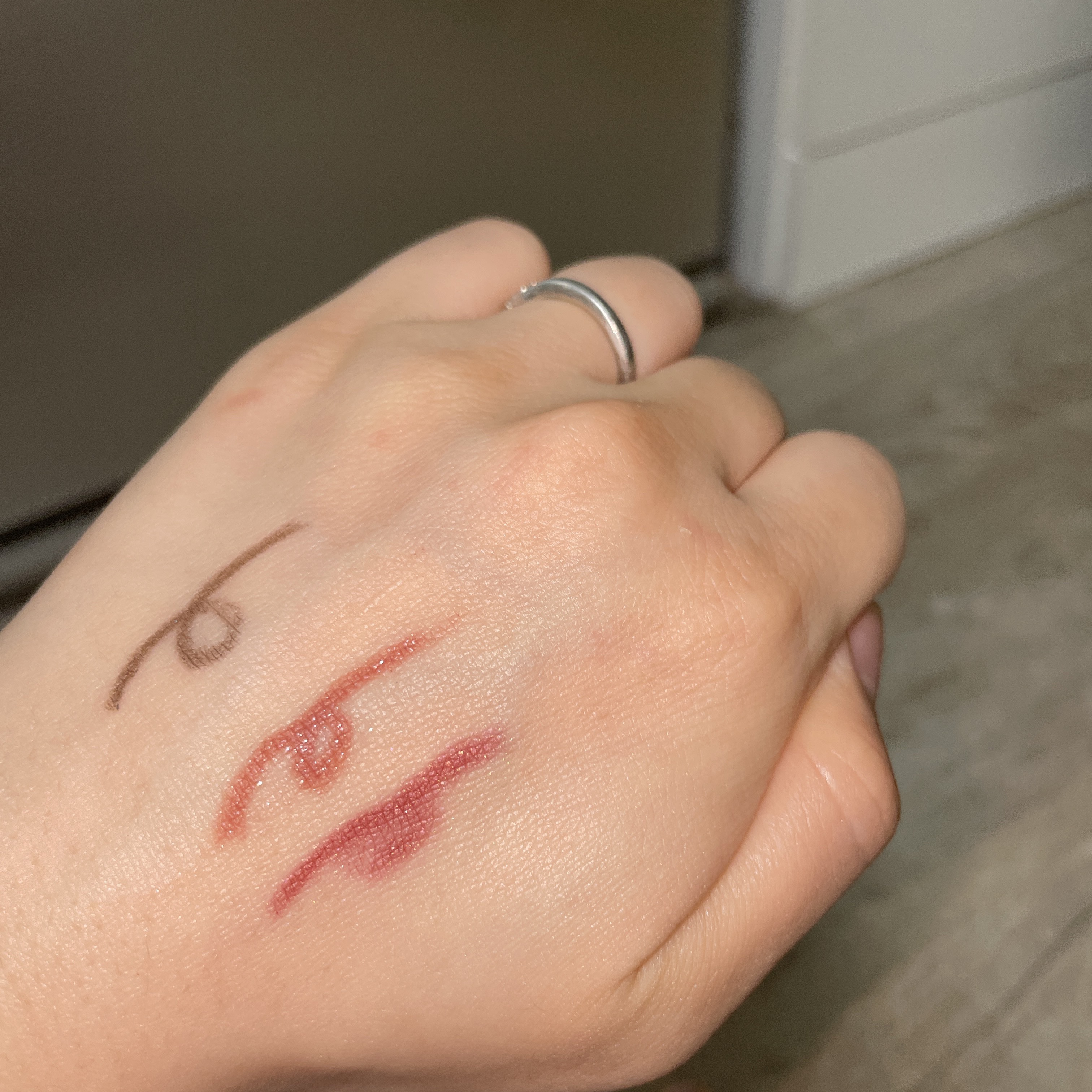 「密着アイライナー」クリームペンシル/デジャヴュ/ペンシルアイライナーを使ったクチコミ（1枚目）