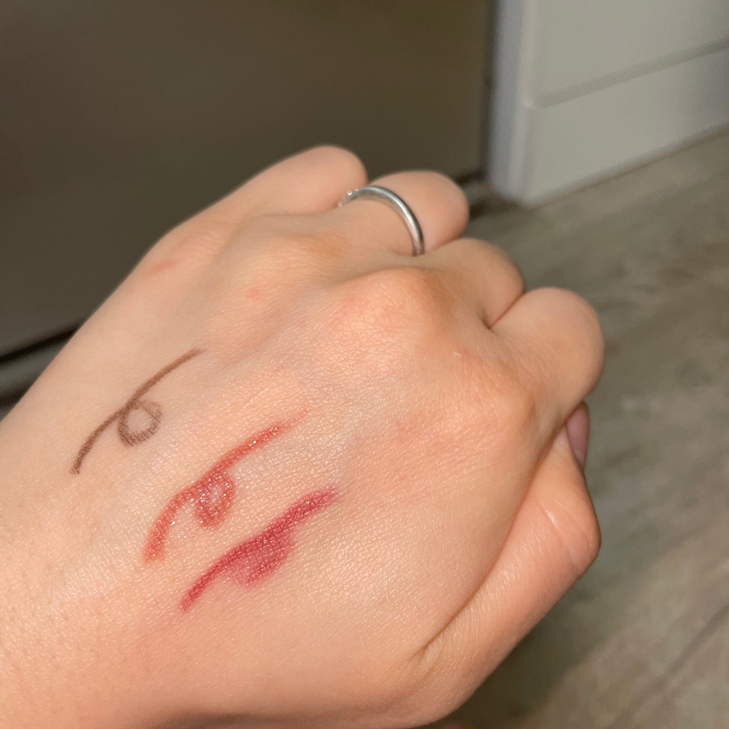 「密着アイライナー」クリームペンシル/デジャヴュ/ペンシルアイライナーを使ったクチコミ(1枚目)