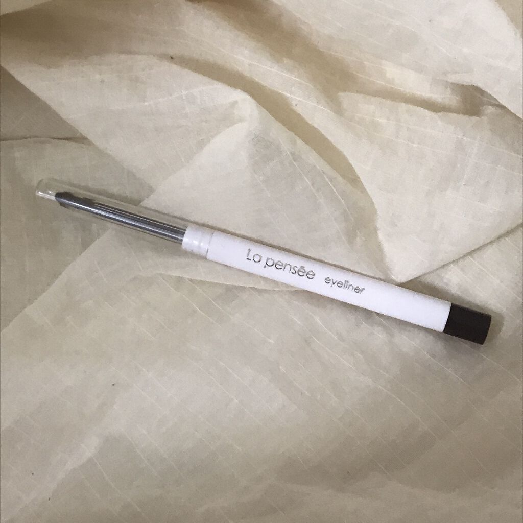 AC MAKEUP AC オーバル アイライナーペンシルNのクチコミ「AC MAKEUP
AC アイライナーペンシルbr

芯はとても柔らかくて100円とは思えない.....」（1枚目）