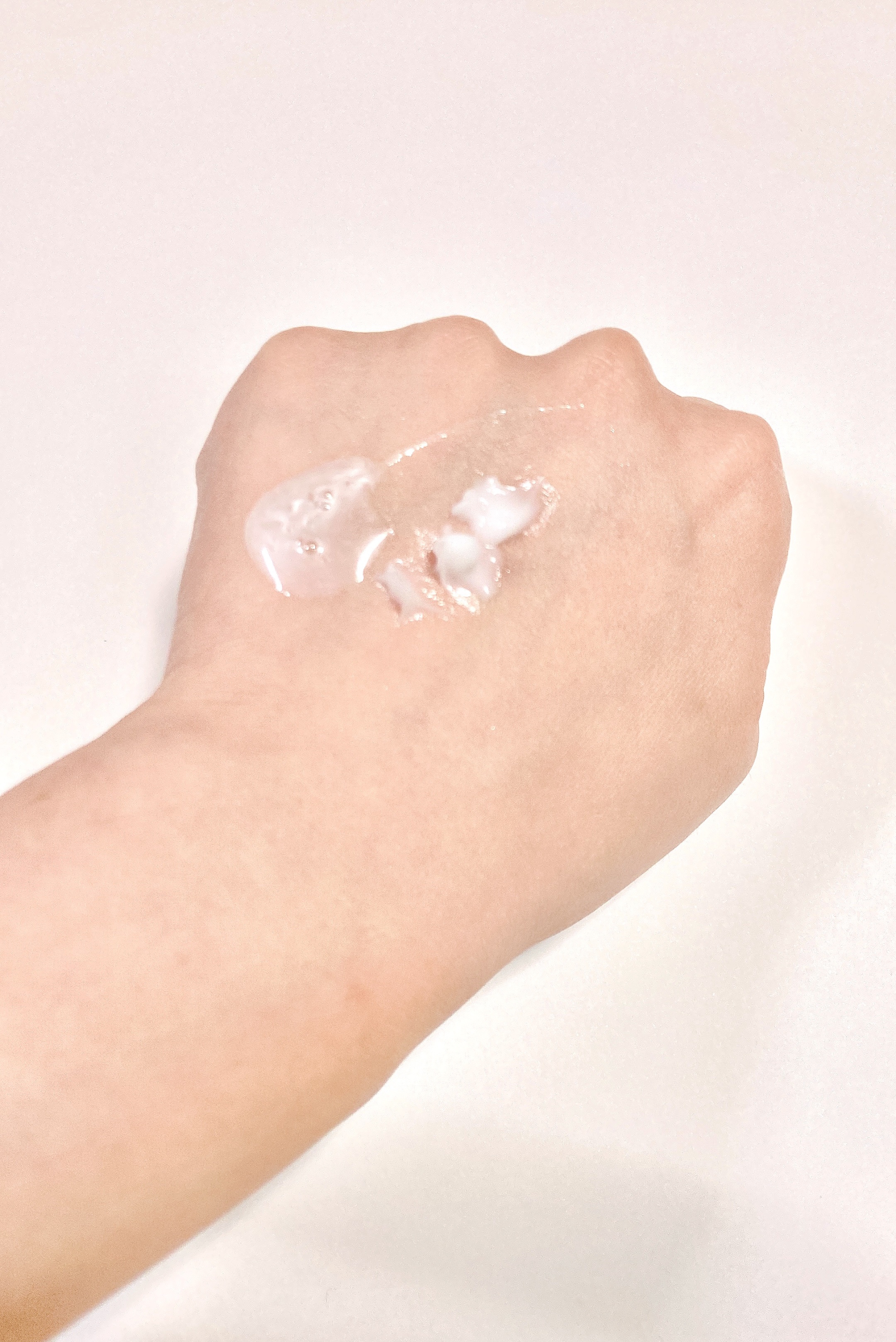 ブラック フレグランス スタイリング ヘアエッセンス/LEXILIS/アウトバストリートメントを使ったクチコミ（2枚目）