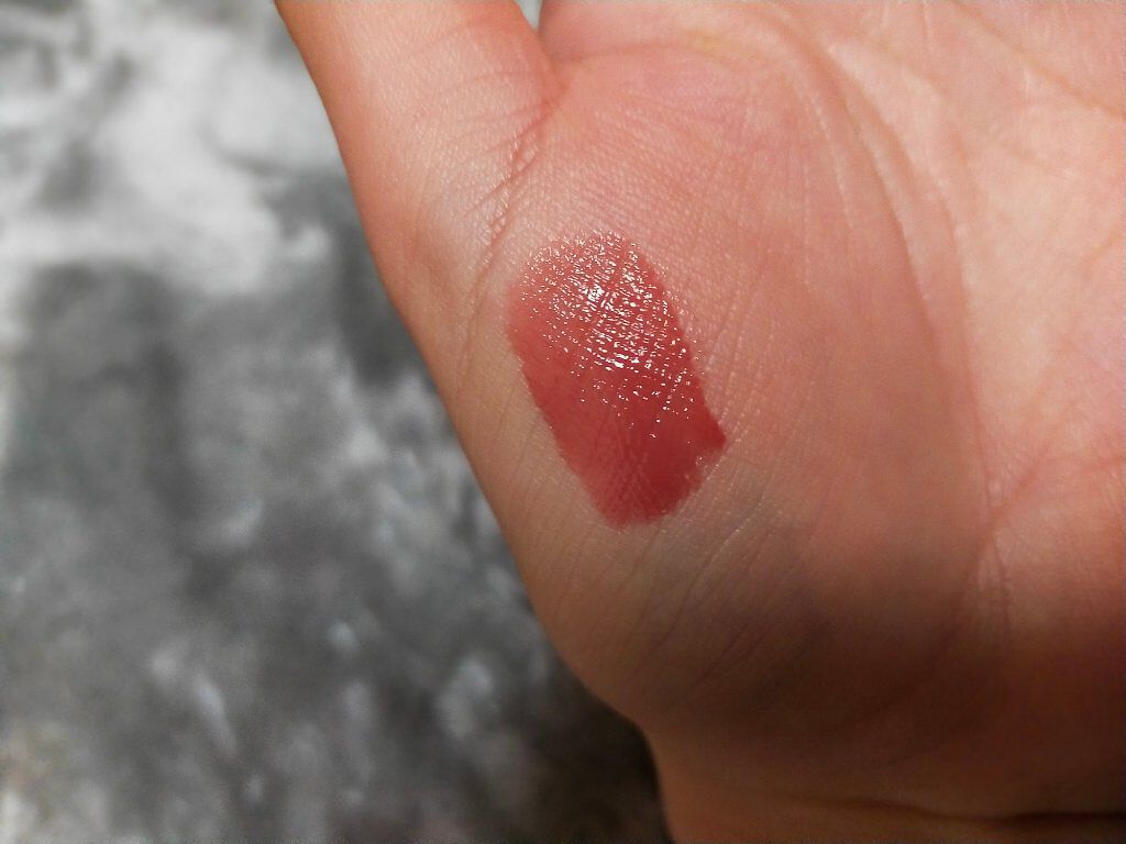 ジューシーラスティングティント/rom&nd/リップティントを使ったクチコミ（2枚目）