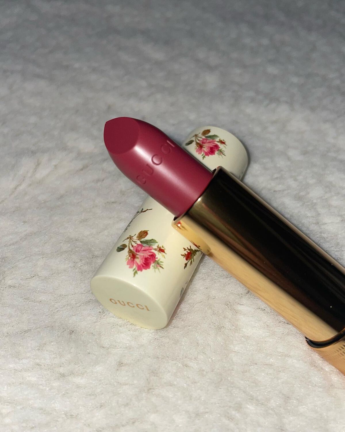 グッチ ルージュ ア レーヴル ヴォワル/GUCCI beauty/口紅を使ったクチコミ(4枚目)