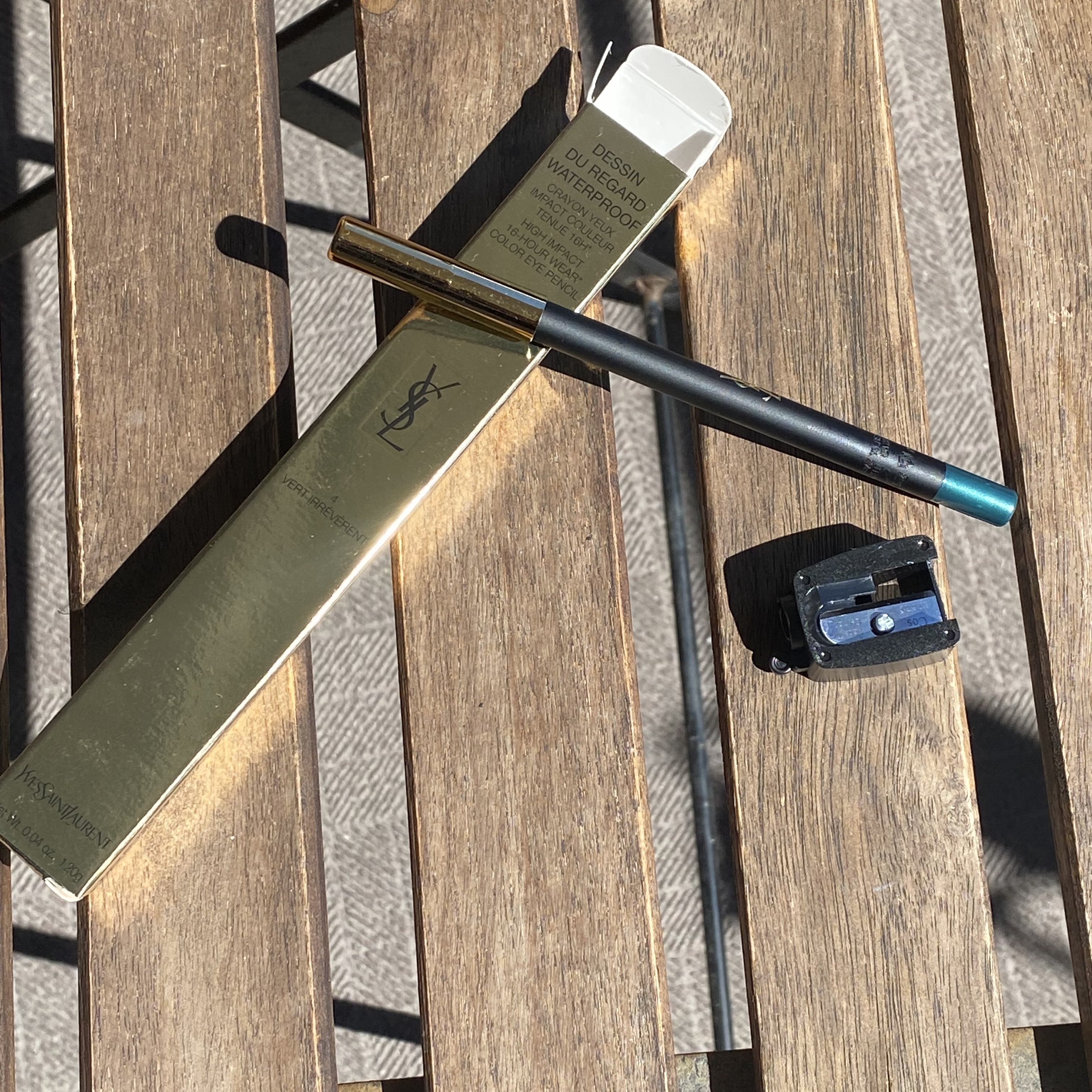 クラッシュライナー スティロ ウォータープルーフ/YVES SAINT LAURENT BEAUTE/ペンシルアイライナーを使ったクチコミ（1枚目）