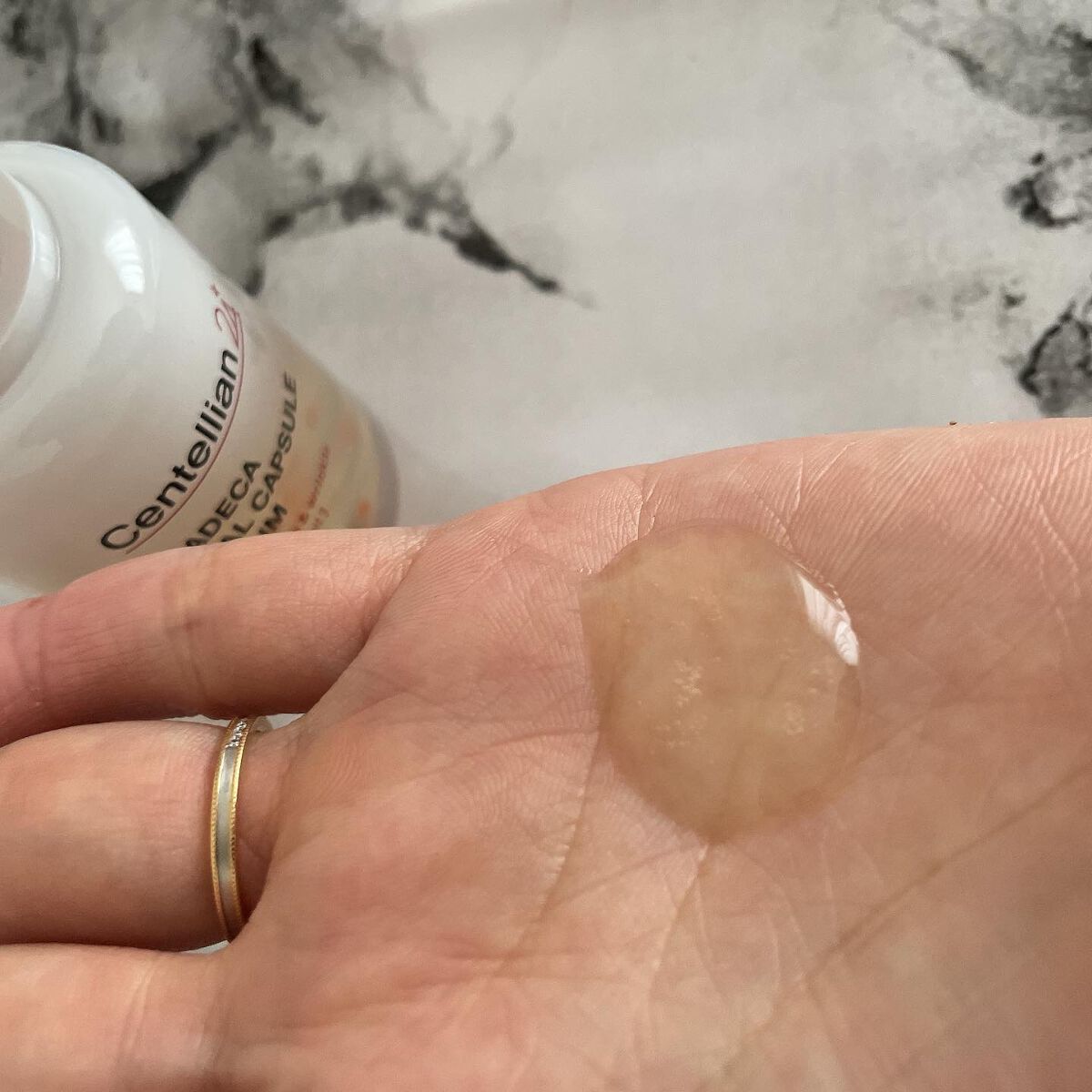 マデカバイタルカプセルセラム/センテリアン24/美容液を使ったクチコミ(4枚目)