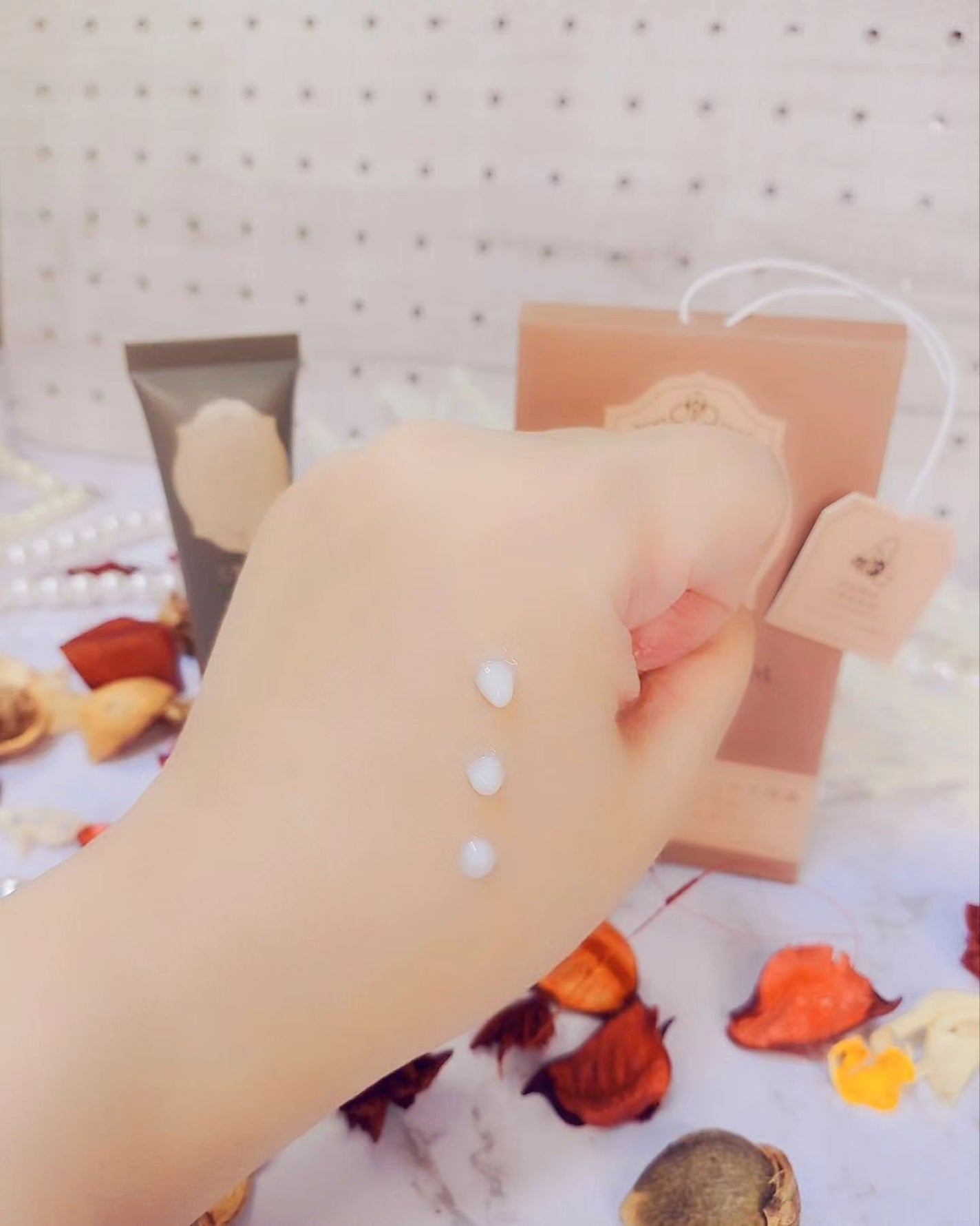 ティータイム ハンドクリーム ブラックティーの香り/BIBIDAY/ハンドクリームを使ったクチコミ(2枚目)