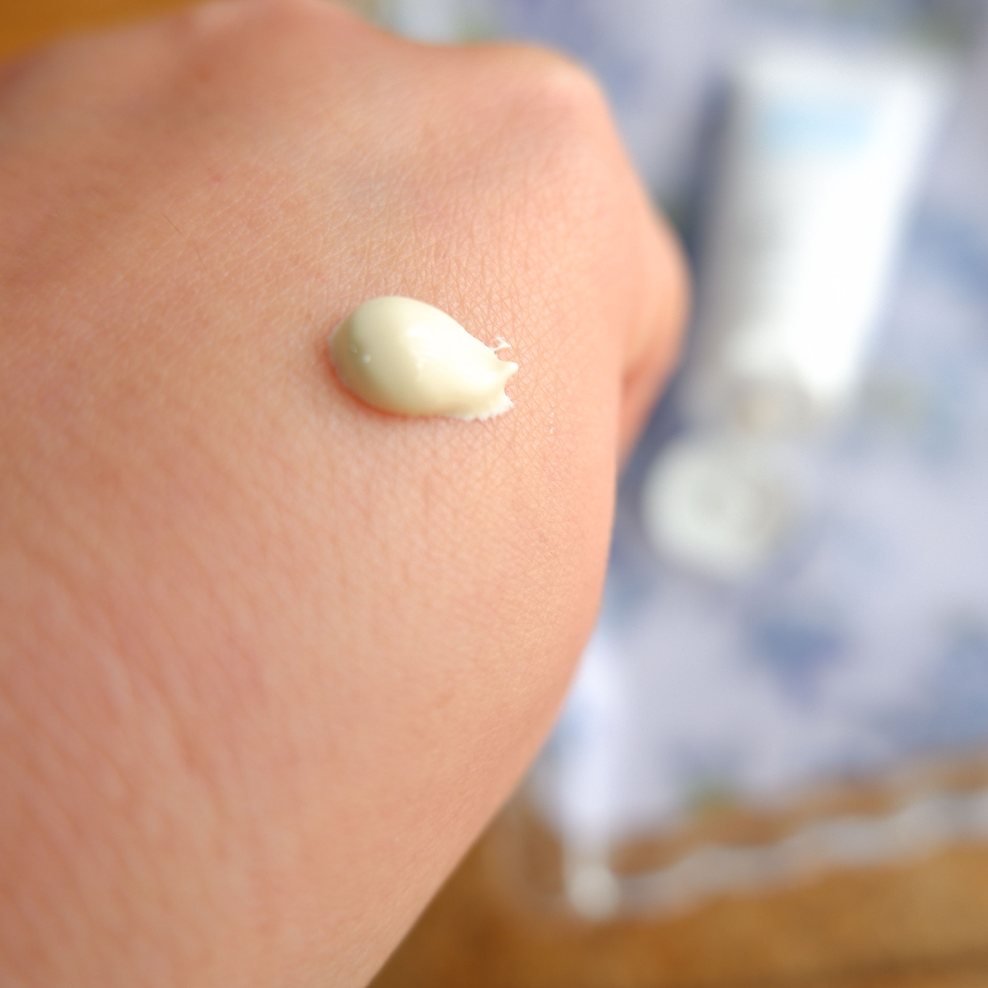 ハンド UV リンクルデイクリーム W/ナリスアップ/ハンドクリームを使ったクチコミ（2枚目）