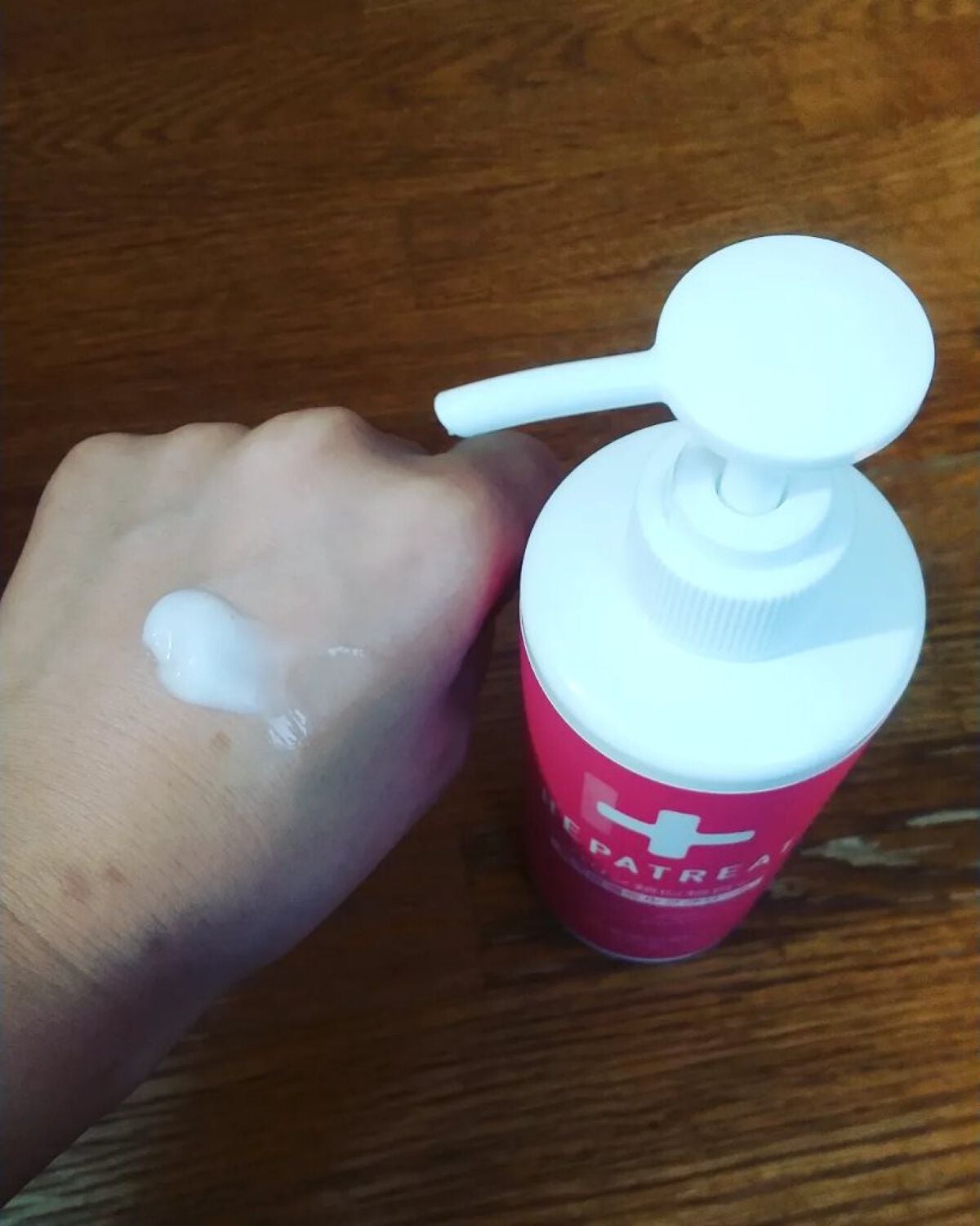 ヘパトリート 薬用保湿ミルククリーム/ゼトックスタイル/ボディクリームを使ったクチコミ(2枚目)