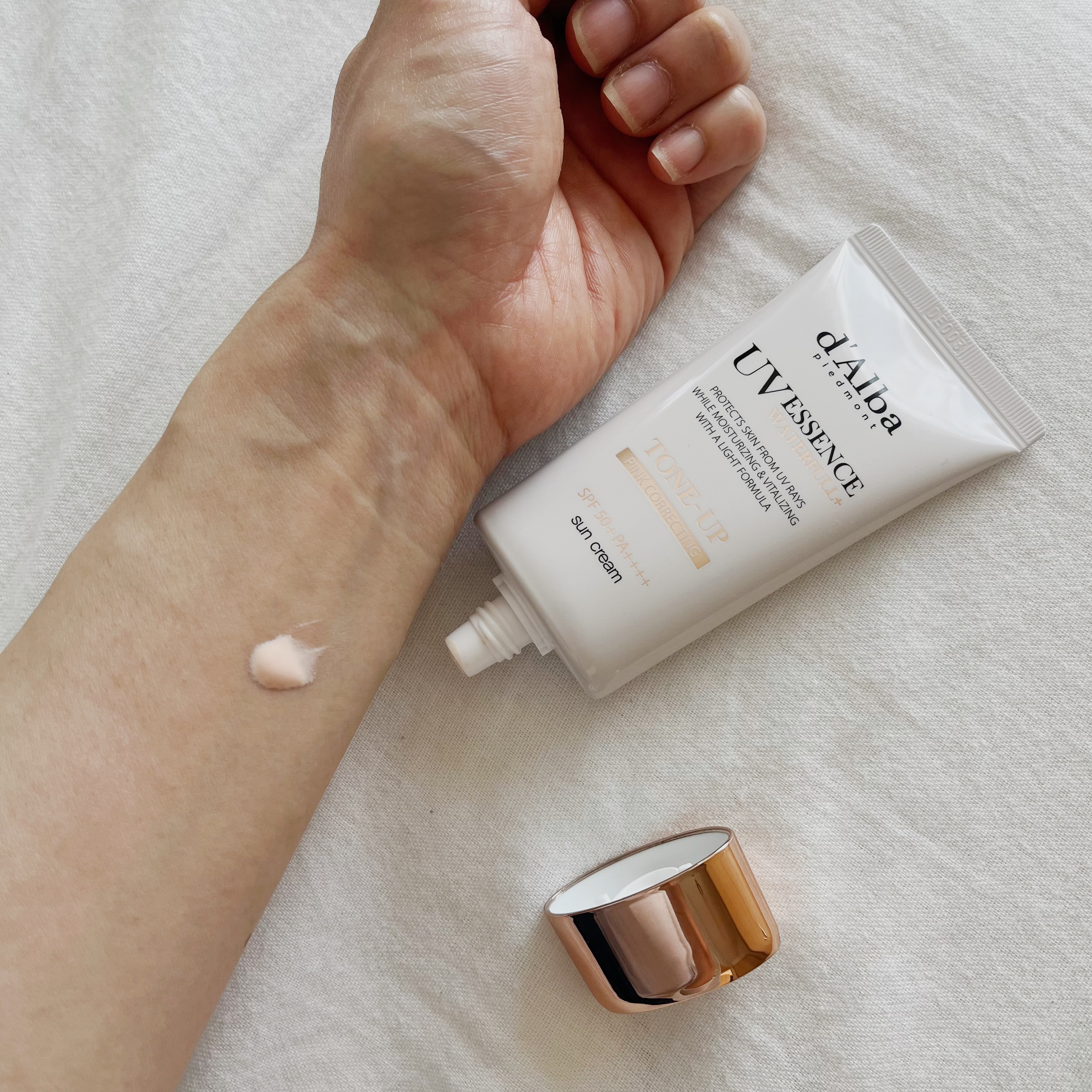 ウォータフルトーンアップサンクリーム/ダルバ/日焼け止めクリームを使ったクチコミ（2枚目）