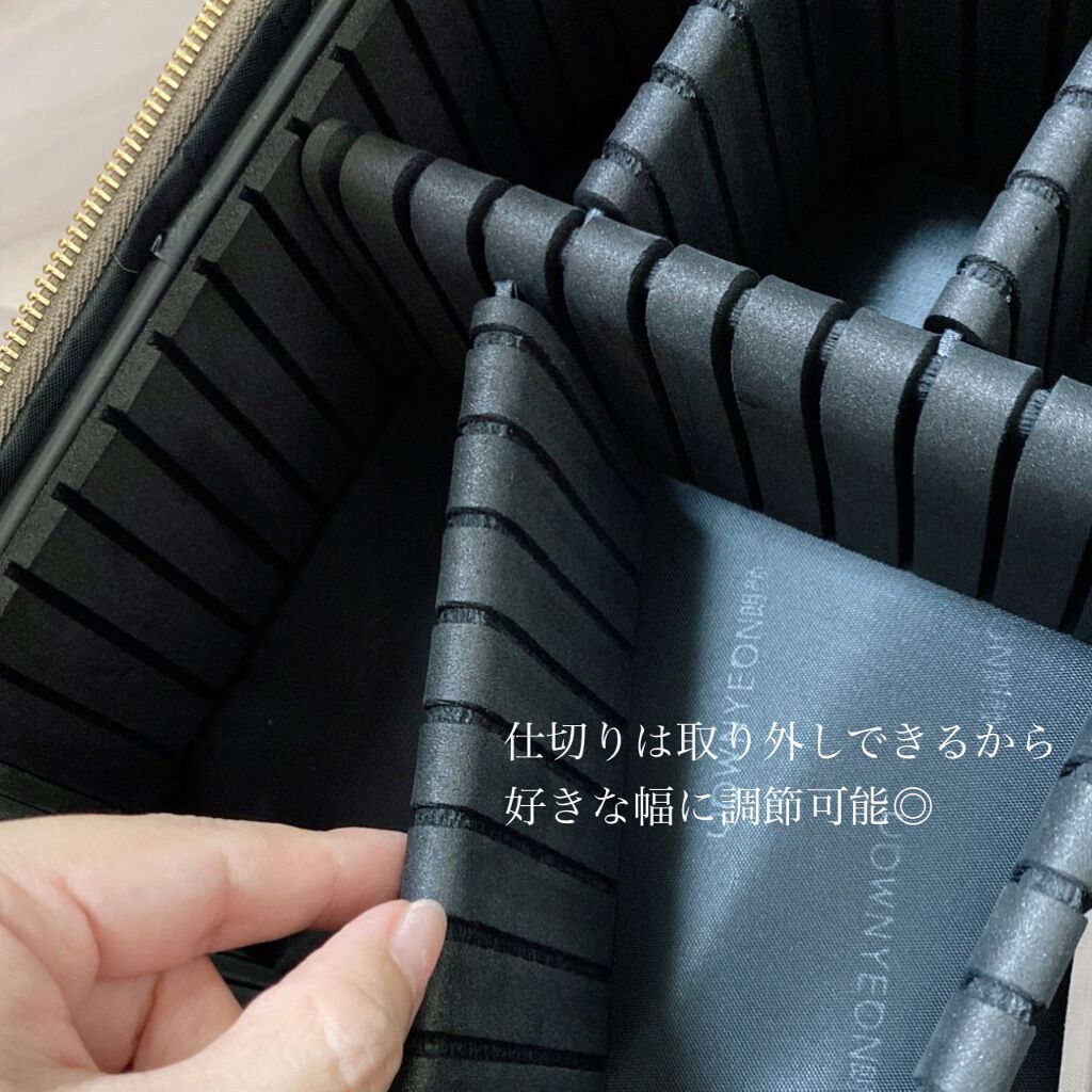 みんく on LIPS 「見た目も可愛いメイクボックスのご紹介🙌中の仕切りは取り外しでき..」(2枚目)