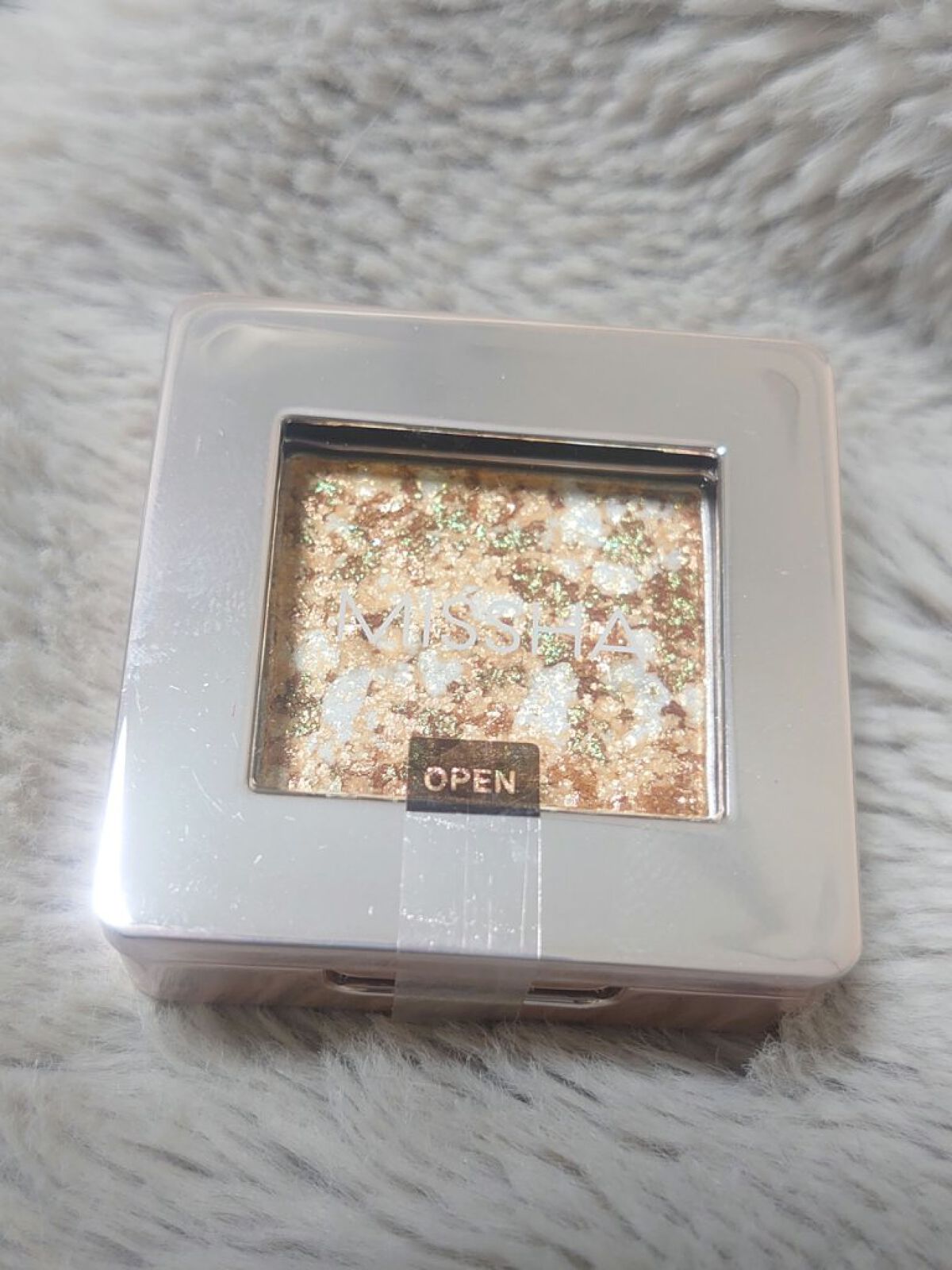 グリッタープリズム シャドウ GBE01/MISSHA/グリッターを使ったクチコミ（1枚目）