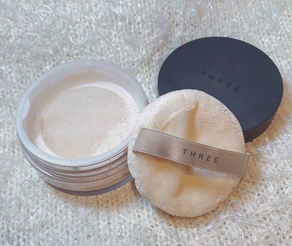 アルティメイトダイアフェネス ルースパウダー/THREE/ルースパウダーを使ったクチコミ（2枚目）