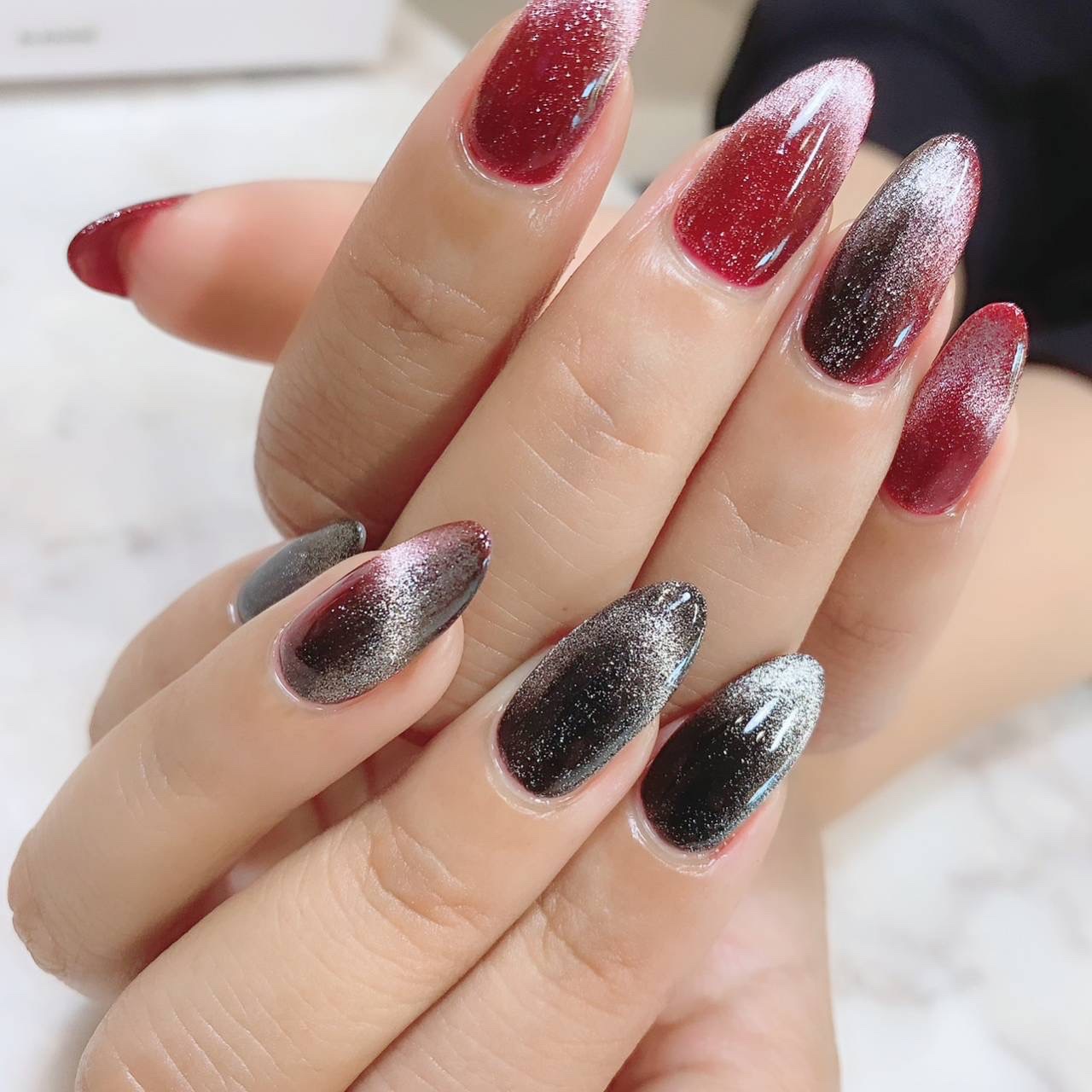 #ロングネイル,#ギャラクシーネイル,#ブラックネイル,#グラデーションネイルのネイルデザイン