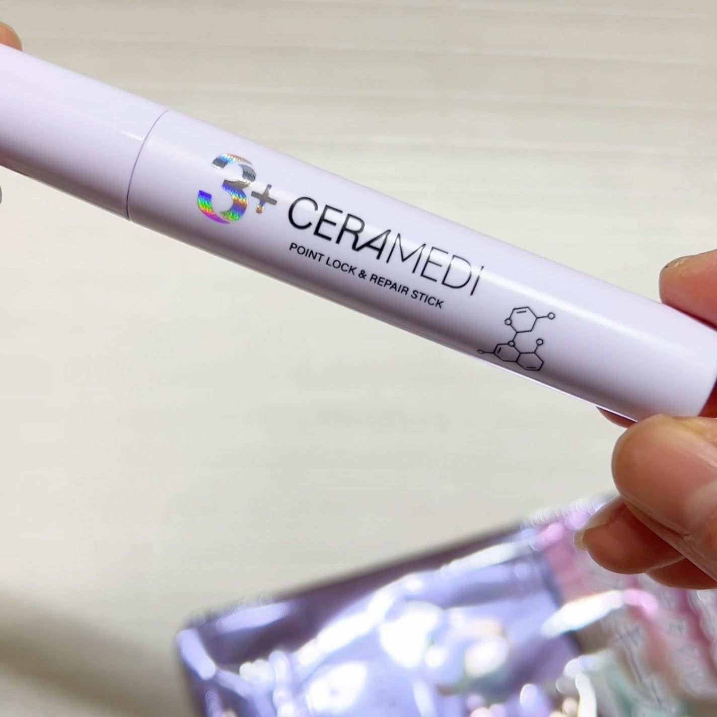 pipi3 on LIPS 「セラメディポイントロック&リペアスティック前髪・アホ毛・おくれ..」(4枚目)