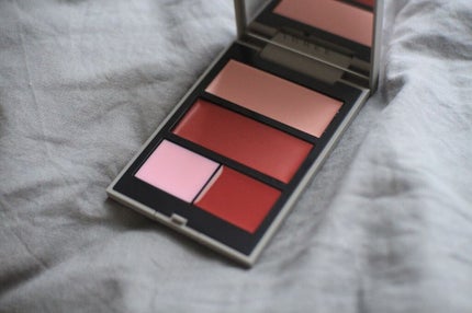 グローフリーダムパレットライジング/THREE/クリームハイライトを使ったクチコミ(3枚目)