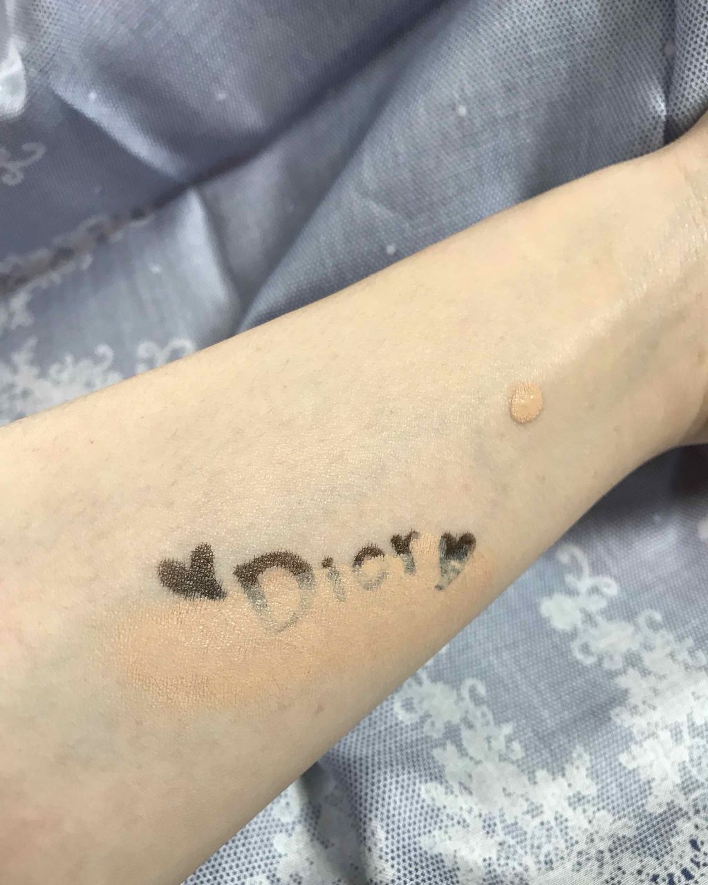 ディオールスキン フォーエヴァー アンダーカバー 010 アイボリー/Dior/リキッドファンデーションを使ったクチコミ（2枚目）