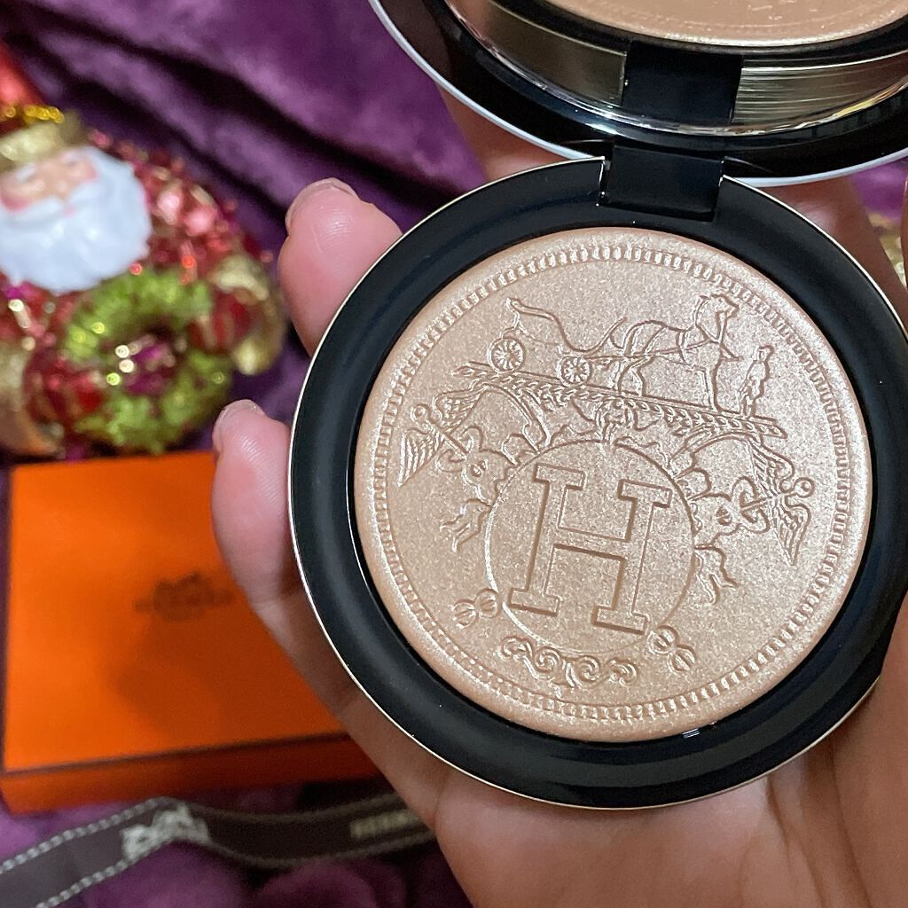 プードル オルフェーヴル フェイス&アイ イルミネイティングパウダー/エルメス/プレストパウダーを使ったクチコミ(2枚目)