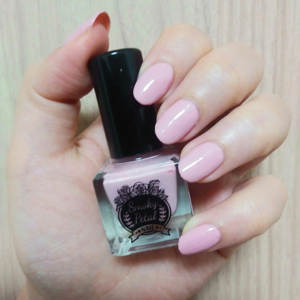スモーキーぺタルネイルS/セリア/マニキュアを使ったクチコミ（2枚目）