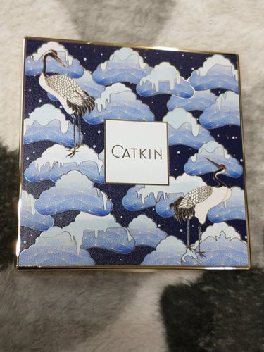 長相思シリーズ 9色アイシャドウパレット C04 冬雪（ふぶき）（日本限定色）/CATKIN/アイシャドウパレットを使ったクチコミ（3枚目）
