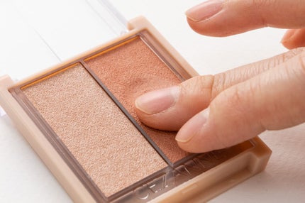 セザンヌ公式アカウント on LIPS 「セザンヌ新商品速報💄‼肌に生っぽい“うるみ艶”をプラスする、新..」(5枚目)