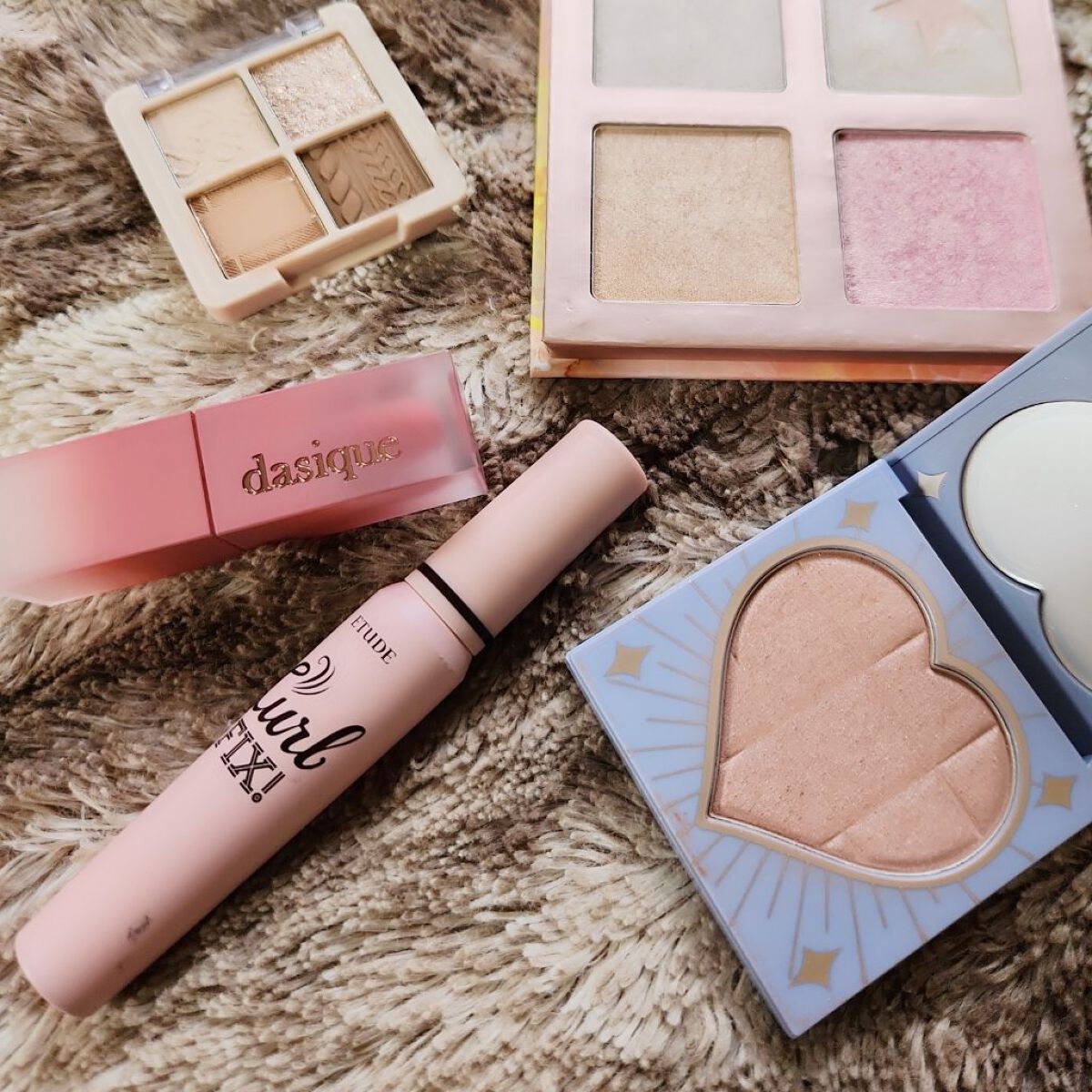 スーパースターハイライトパレット（日本限定パッケージ）/FOCALLURE/パウダーハイライトを使ったクチコミ（2枚目）