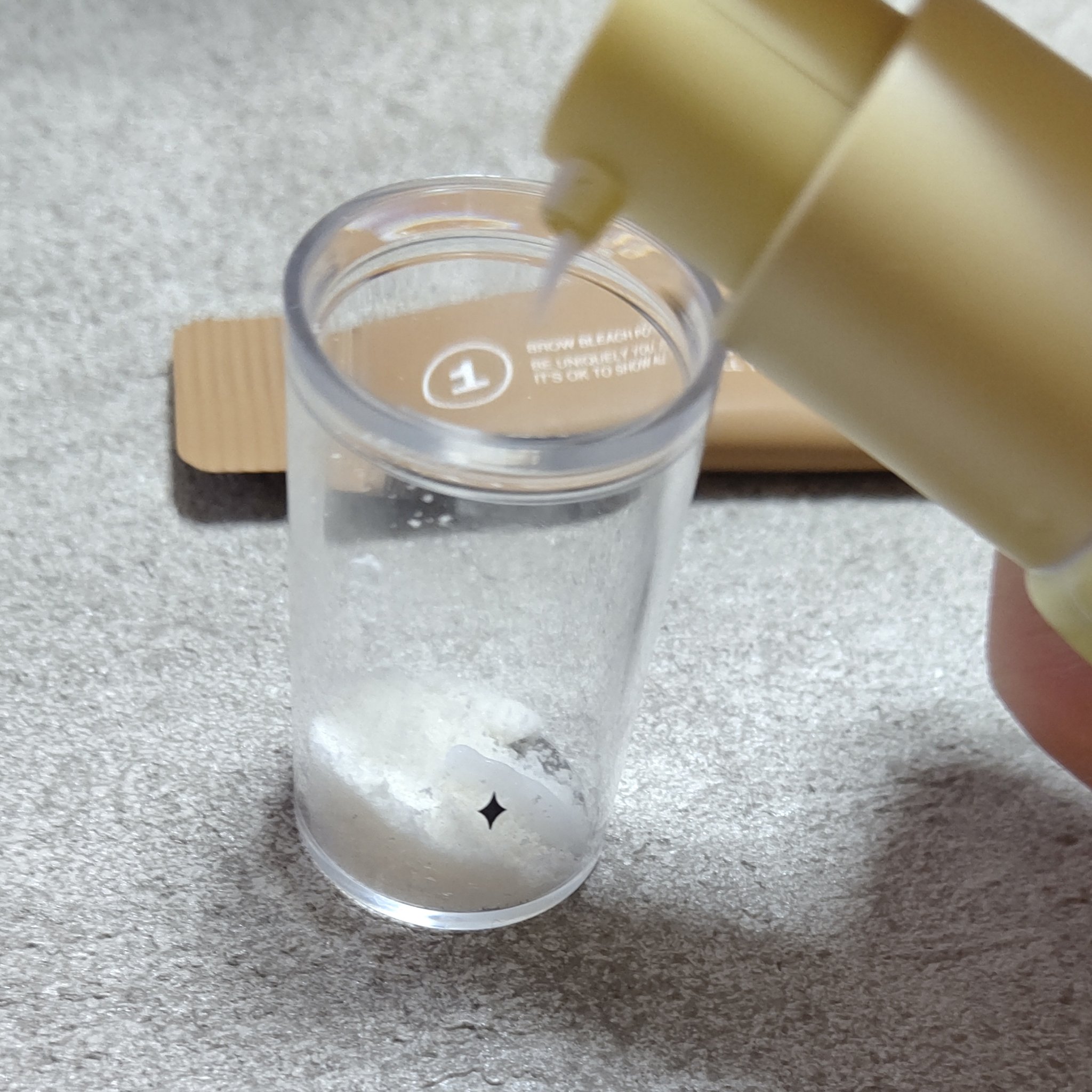 BROW BLEACH/ENTROPY/ブリーチ剤を使ったクチコミ（3枚目）