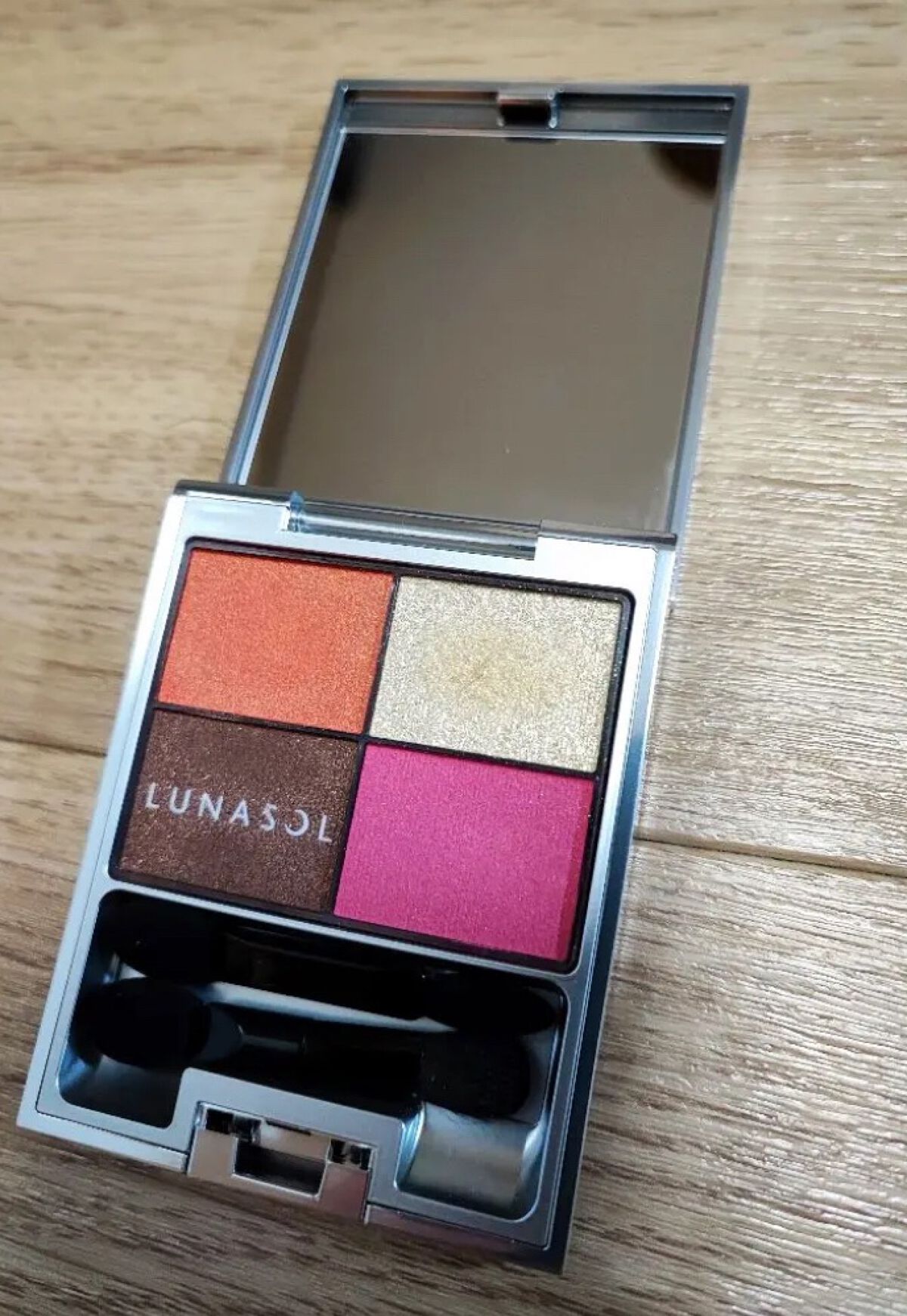 コントラスティングカラーアイズ/LUNASOL/アイシャドウパレットを使ったクチコミ（1枚目）