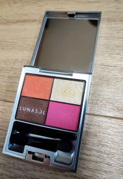 コントラスティングカラーアイズ/LUNASOL/アイシャドウパレットを使ったクチコミ(1枚目)