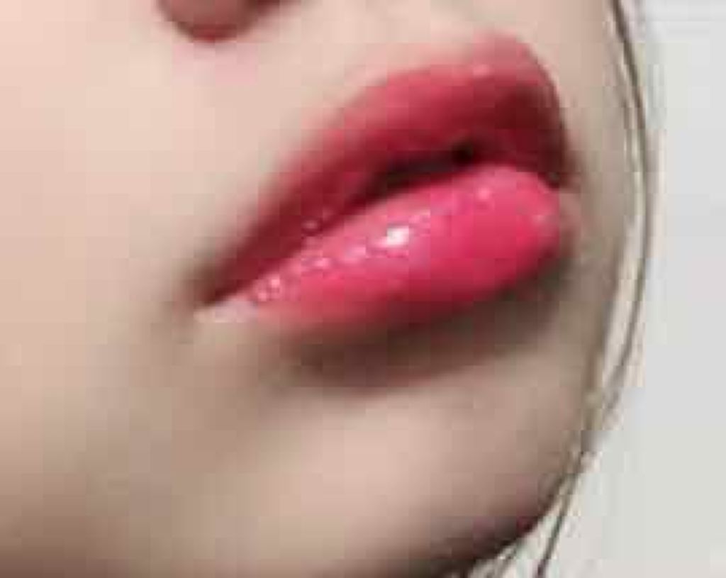 LIP38℃ +UnFrame<ホログラフィック>/UZU BY FLOWFUSHI/リップグロスを使ったクチコミ（1枚目）