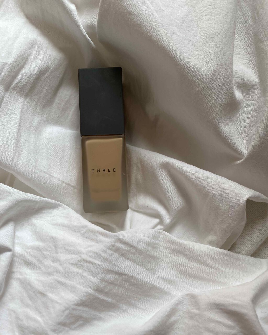 フローレスエシリアル フルイド ファンデーション/THREE/リキッドファンデーションを使ったクチコミ（1枚目）