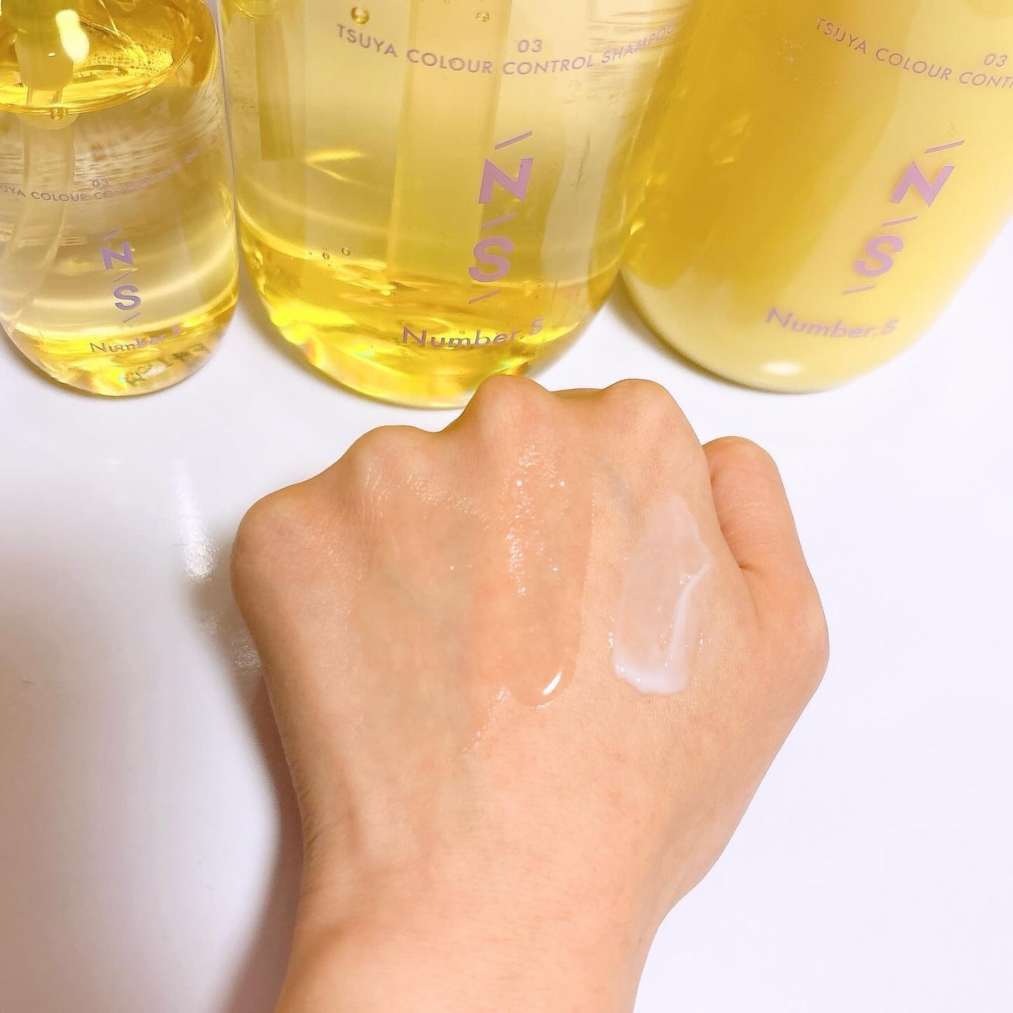 LENA on LIPS 「.▷NumberS.ナンバーエスツヤカラーコントロールシャンプ..」(4枚目)