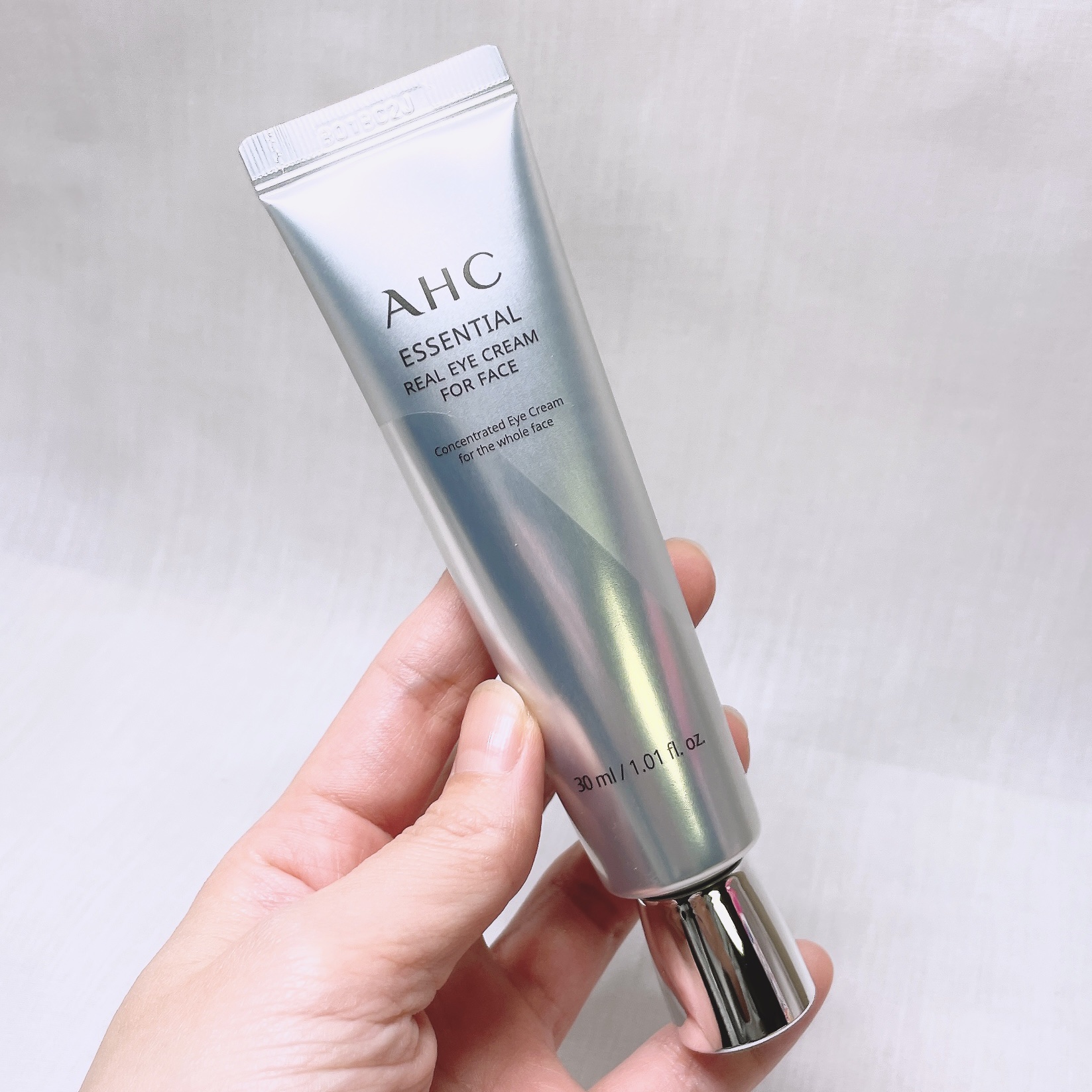 エッセンシャル リアル アイクリーム フォーフェイス/AHC/アイケア・アイクリームを使ったクチコミ（2枚目）