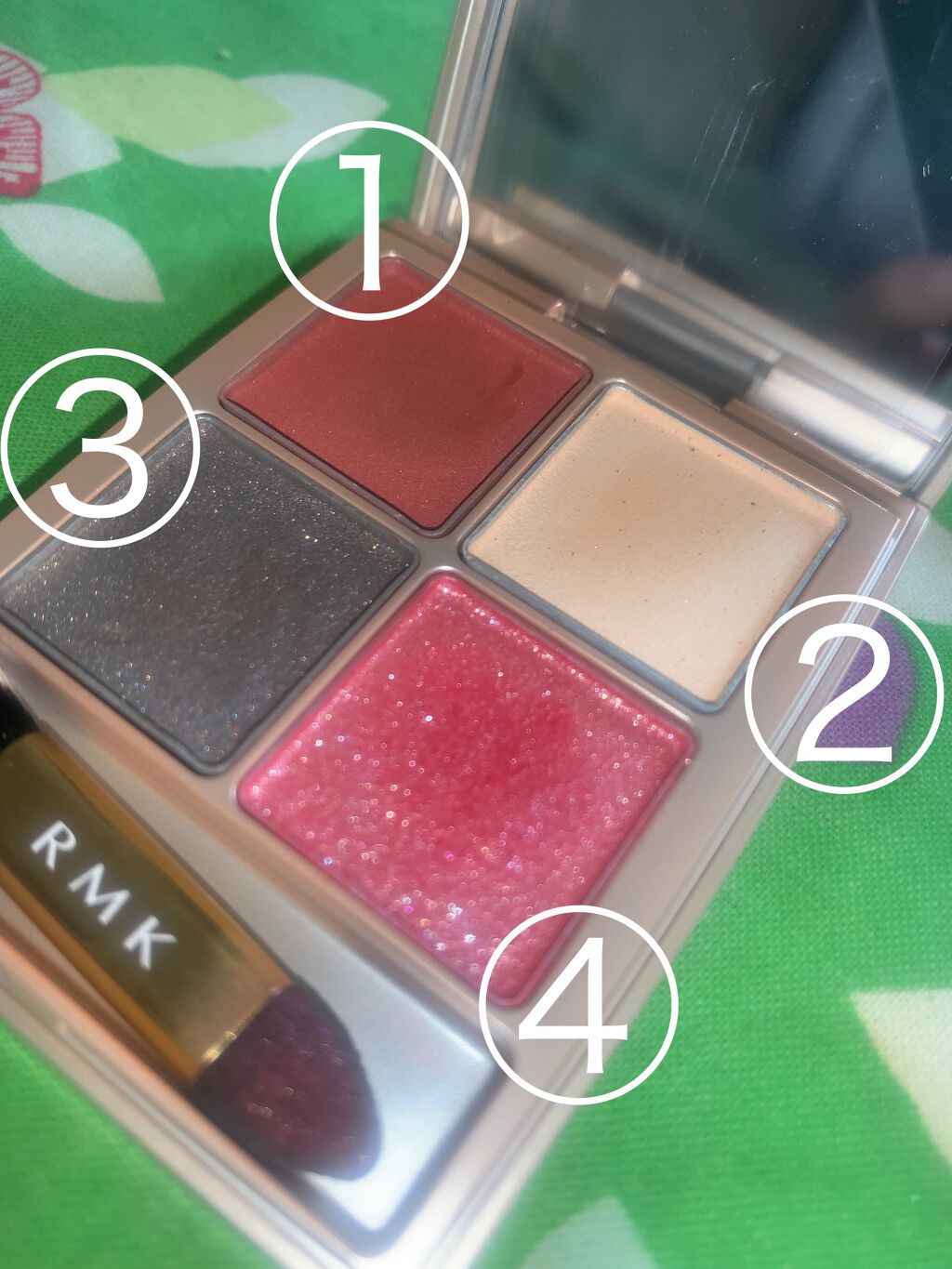 ローズウッドデイドリーム 4アイズ /RMK/アイシャドウパレットを使ったクチコミ(2枚目)