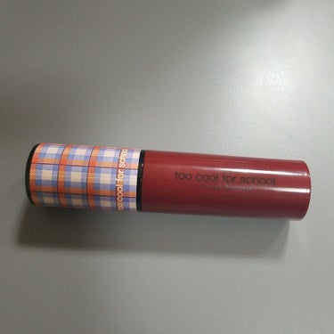 こんにちは(*^_^*)
今回紹介するのは、、
too cool for school / Glossy Blaster Tint です！
色はNo.12を使ってます！このあいだ韓国に行ったときにOVI