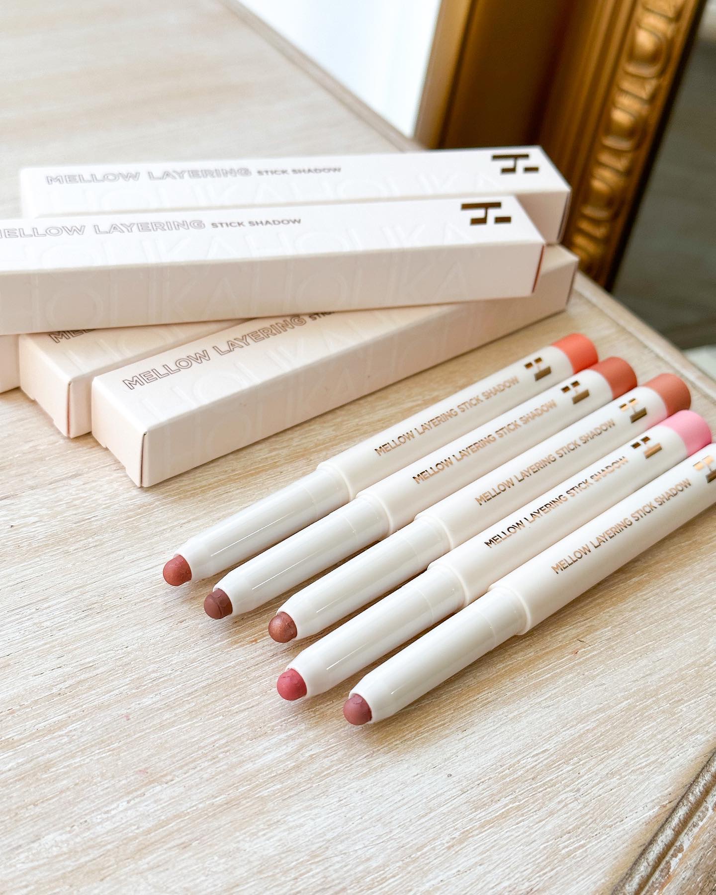 メロウレイヤリング スティックシャドウ / HOLIKA HOLIKA