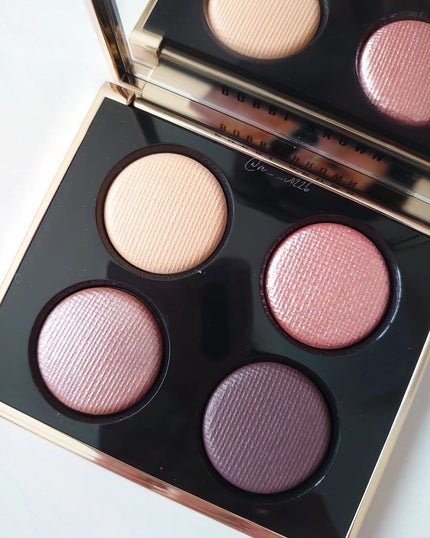 リュクス アイシャドウ クォード グロウ ウィズ ラブ コレクション/BOBBI BROWN/アイシャドウパレットを使ったクチコミ(4枚目)