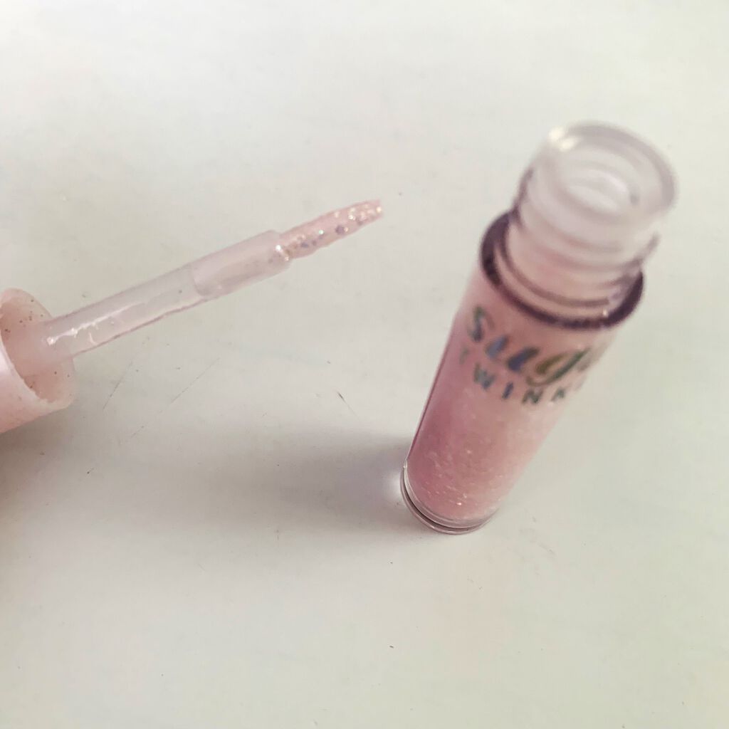 シュガー トゥインクル リキッド グリッター/PERIPERA/グリッターを使ったクチコミ（3枚目）