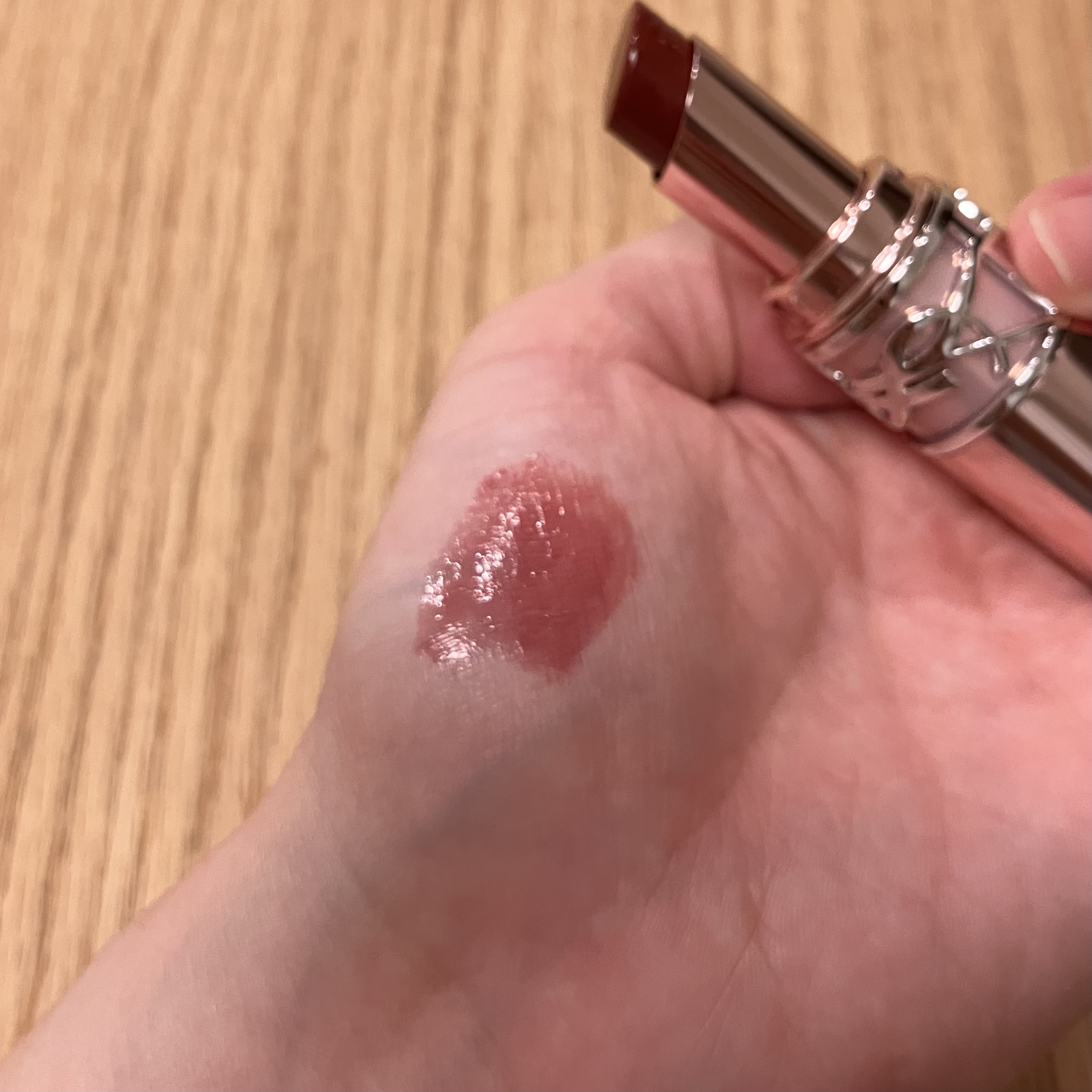 YSLラブシャイン キャンディ グロウ バーム 5B/YVES SAINT LAURENT BEAUTE/口紅を使ったクチコミ（2枚目）