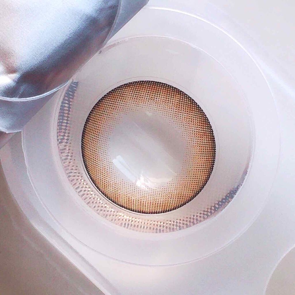 フラワーアイズ ワンデー/株式会社ビューフロンティア/ワンデー（１DAY）カラコンを使ったクチコミ（3枚目）