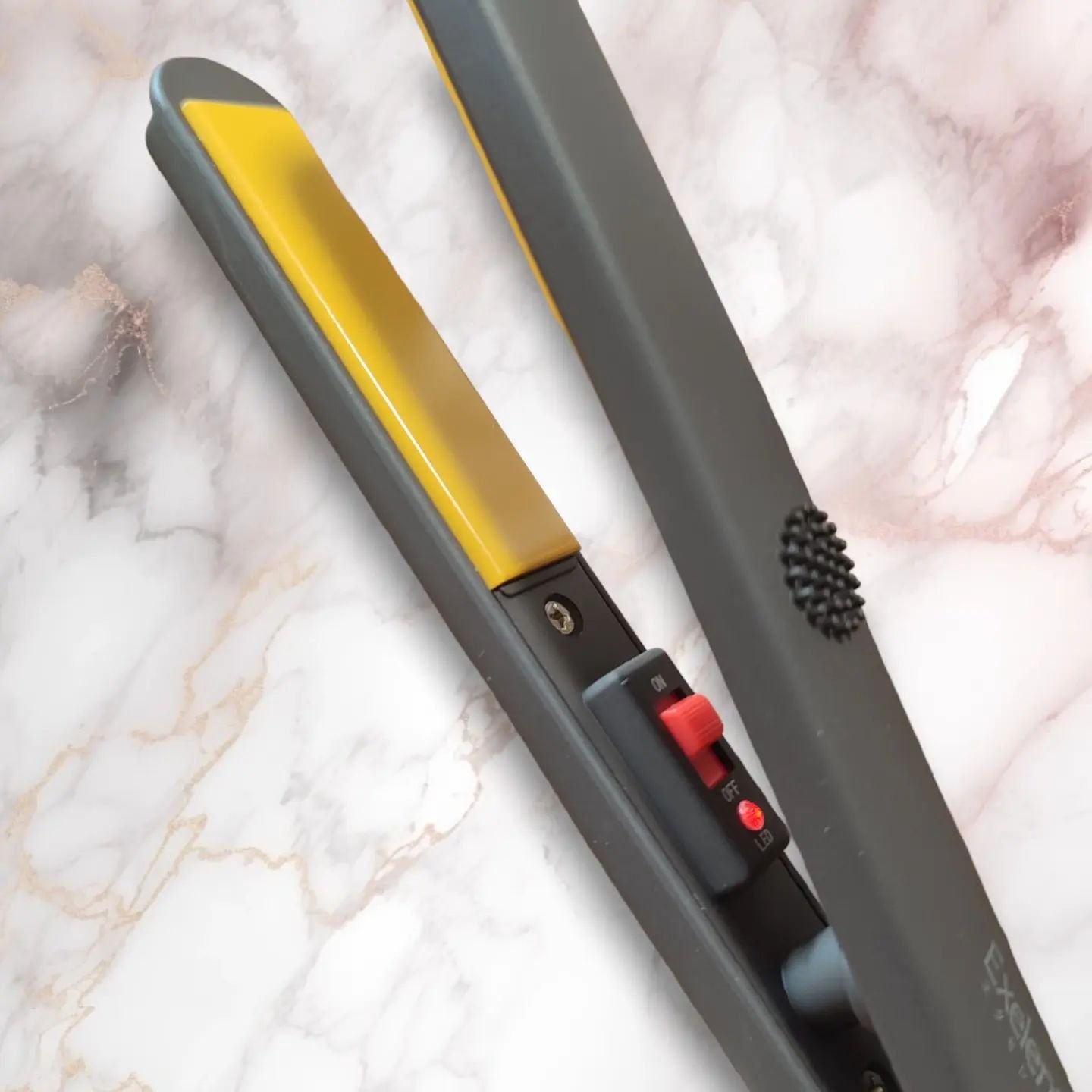 持ち運べるミニヘアアイロン i19214WH/Areti./ストレートアイロンを使ったクチコミ（3枚目）